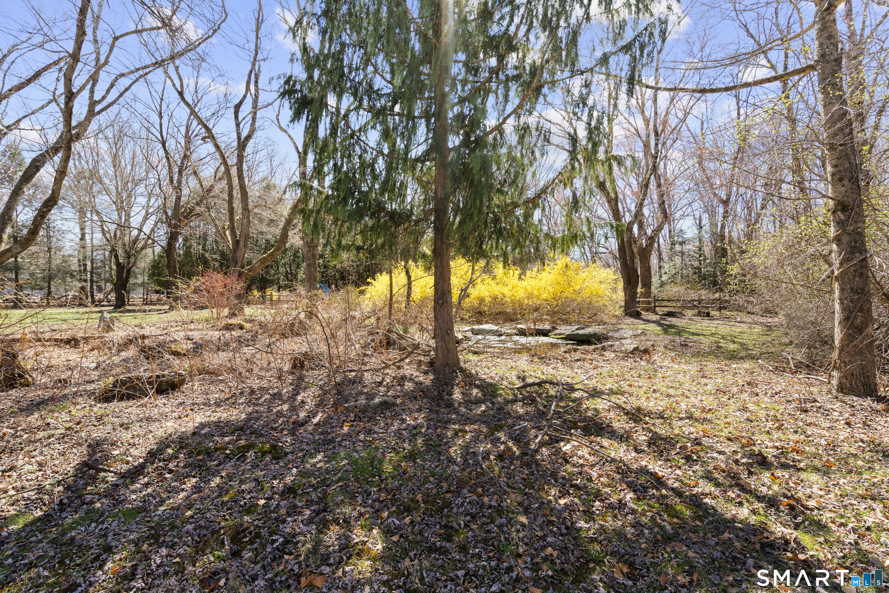 835 Monroe Turnpike