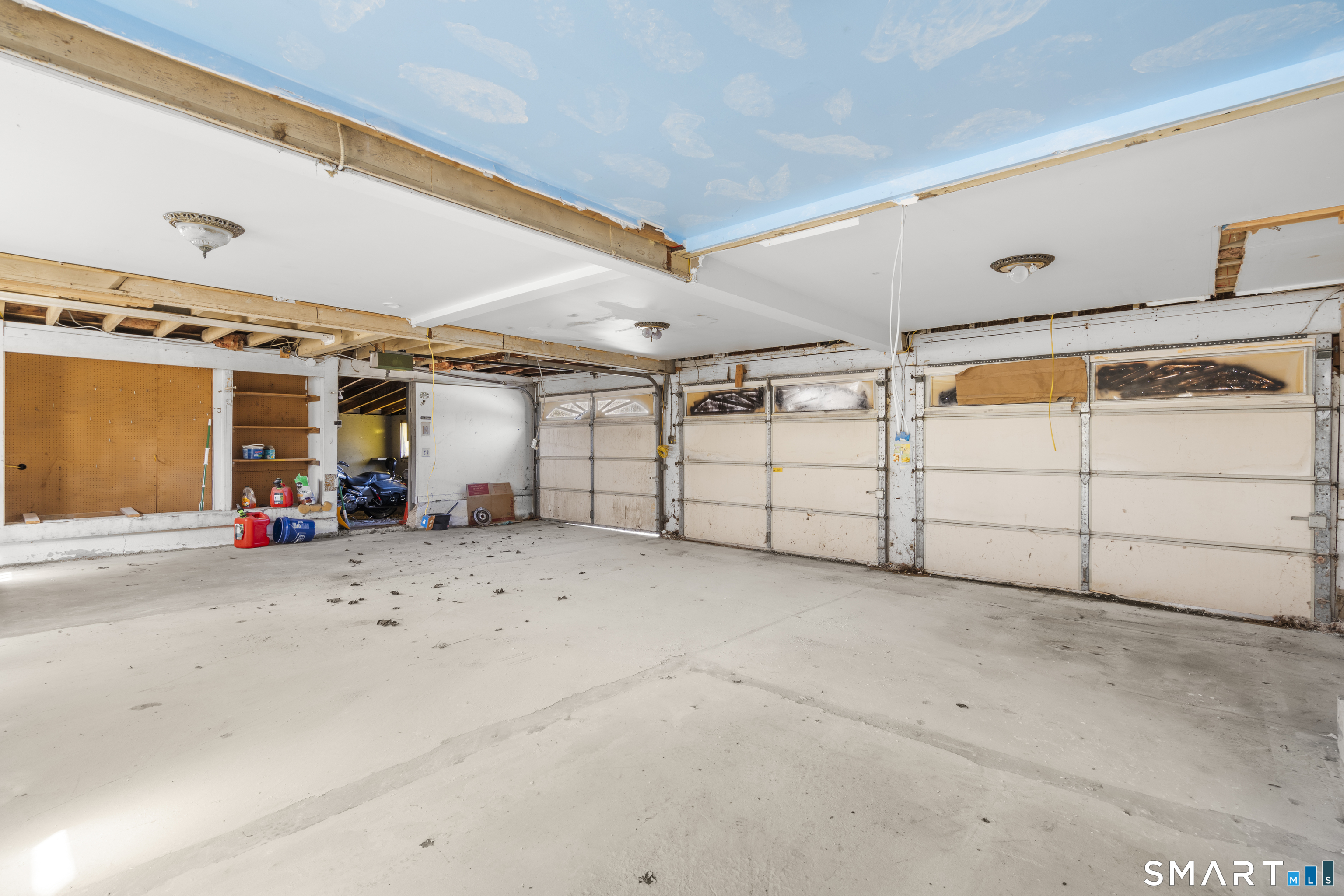 835 Monroe Turnpike