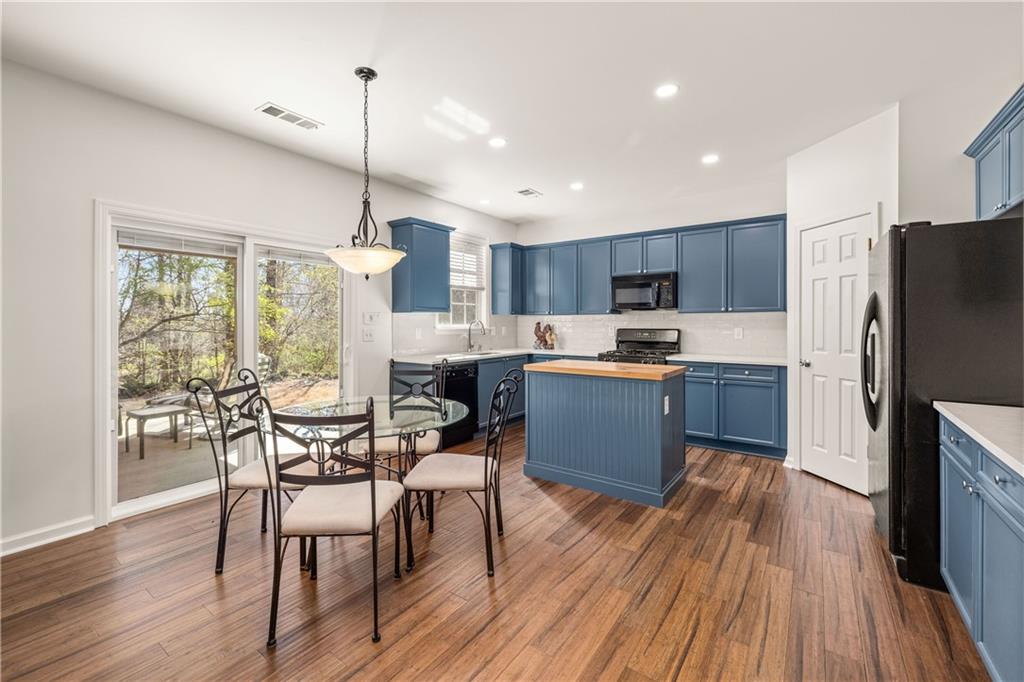 843 Van Briggle Path