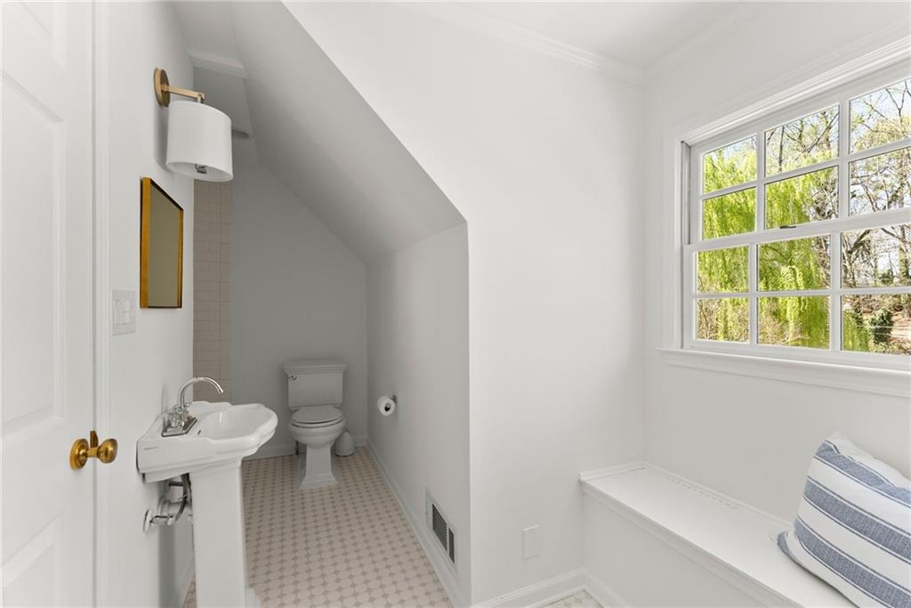 6135 White Oak Drive