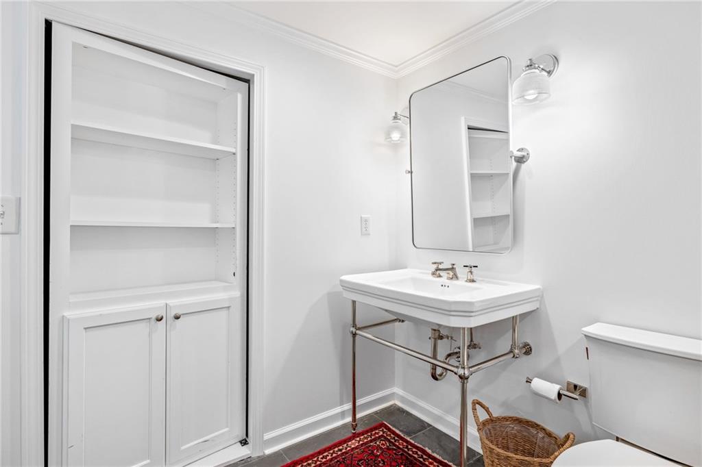 6135 White Oak Drive