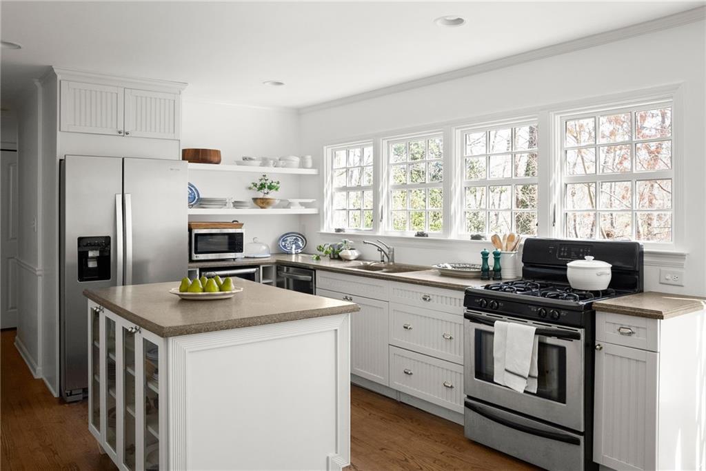 6135 White Oak Drive