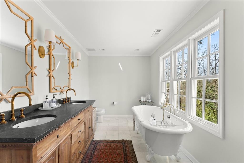 6135 White Oak Drive