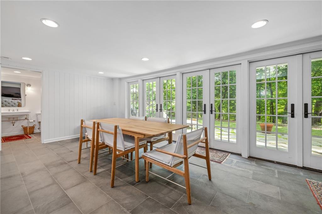 6135 White Oak Drive