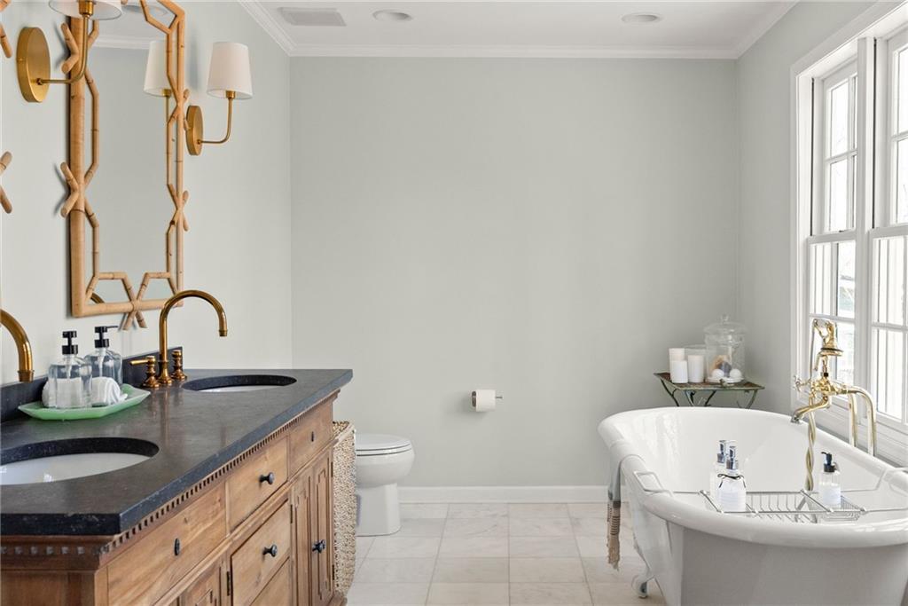 6135 White Oak Drive