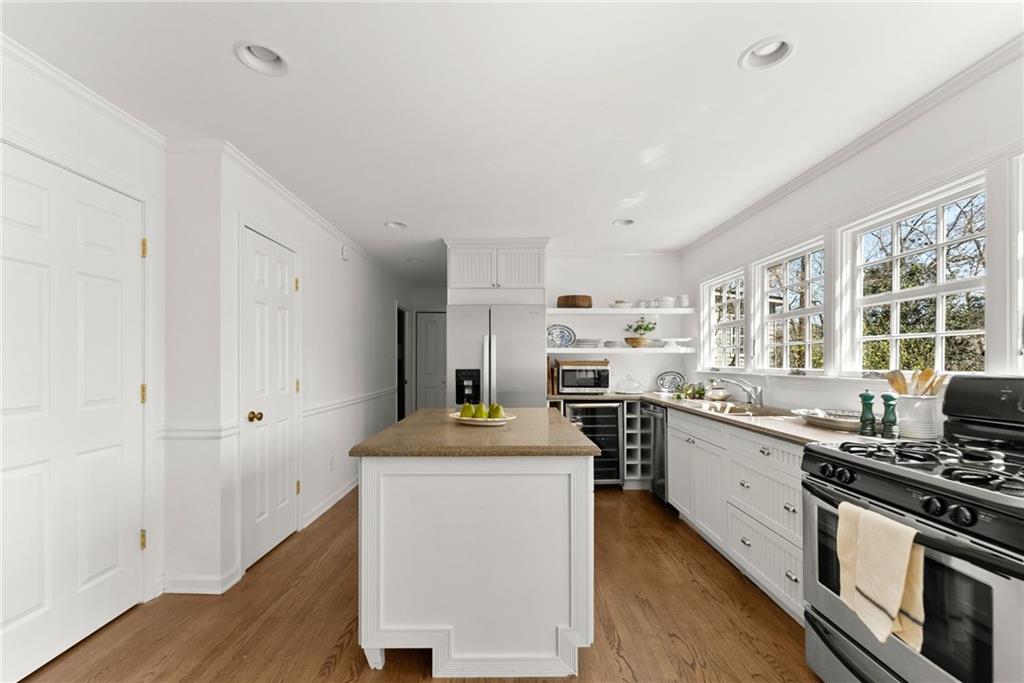 6135 White Oak Drive