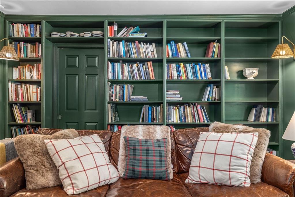 6135 White Oak Drive