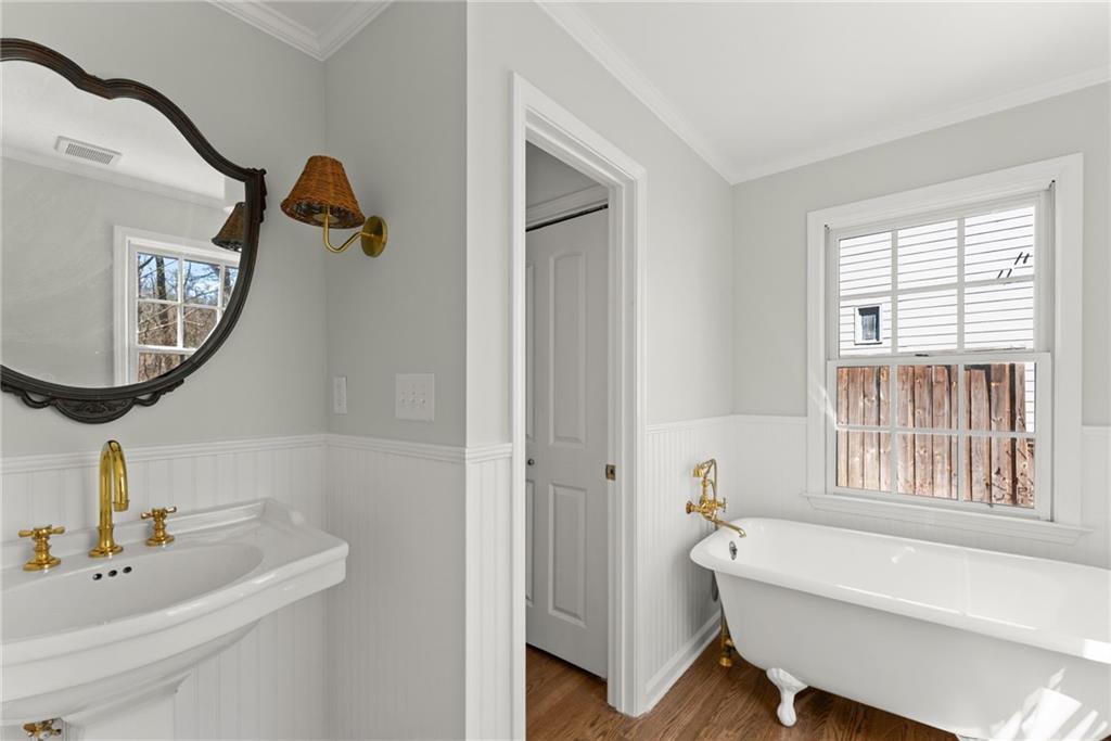 6135 White Oak Drive