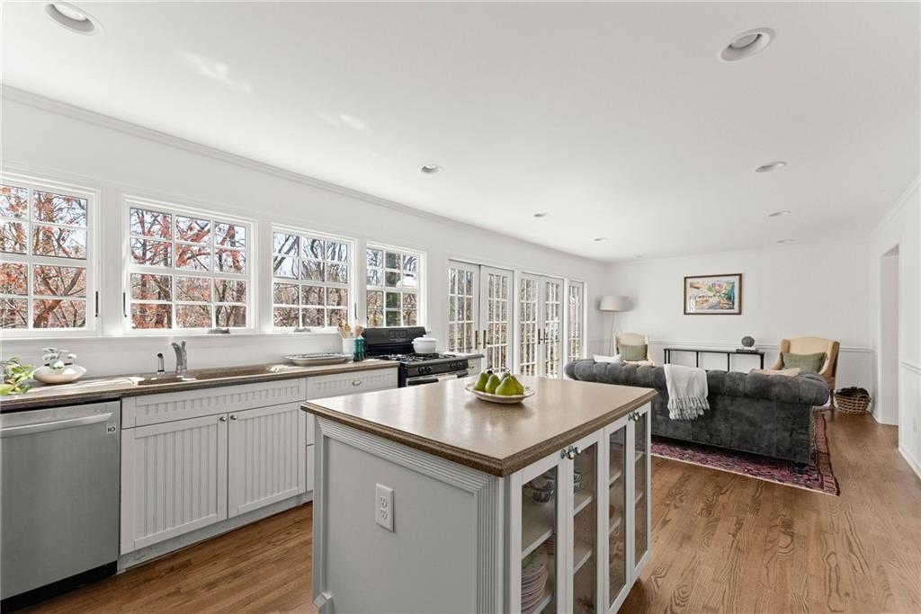 6135 White Oak Drive