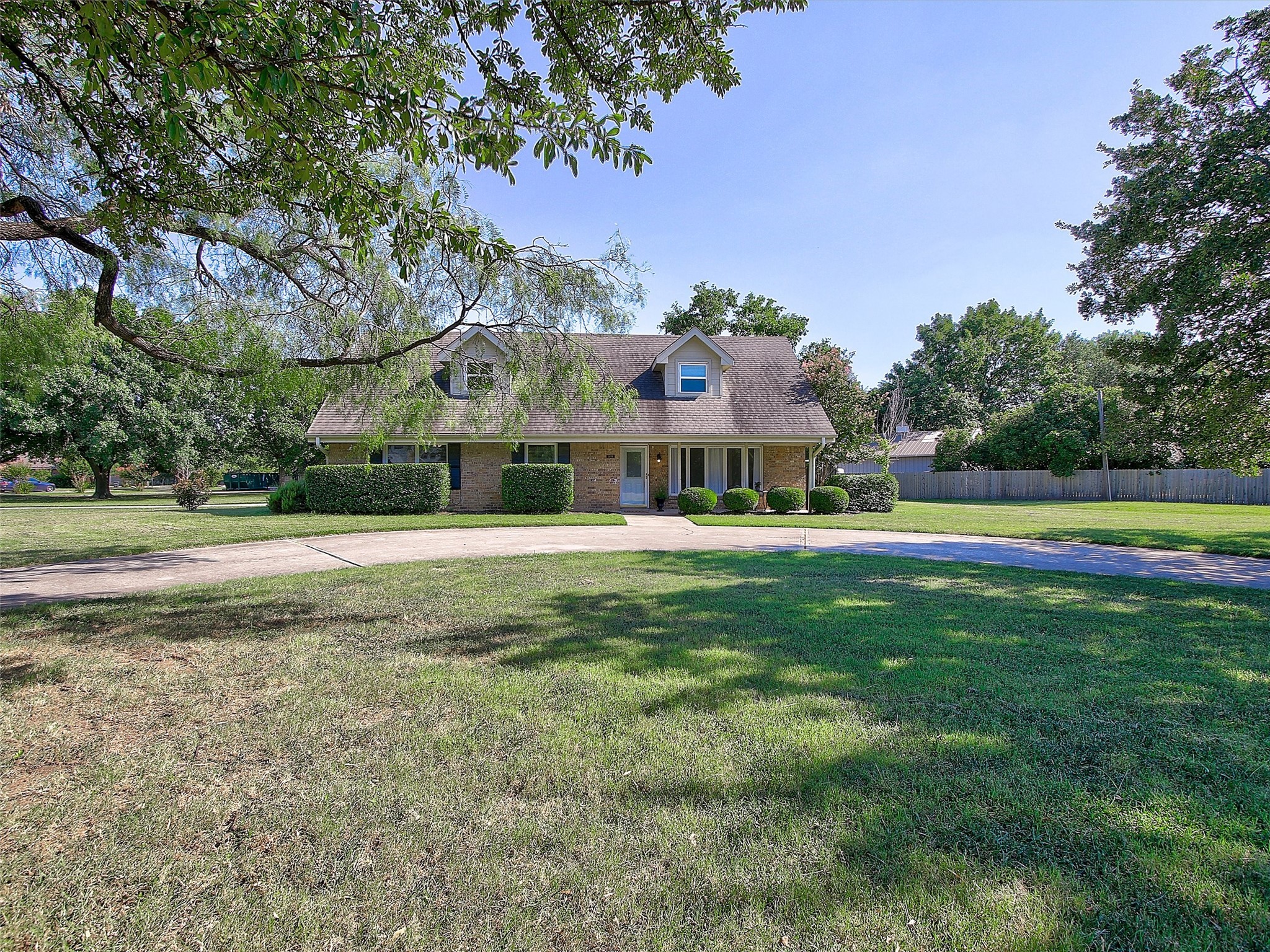 1409 Whispering Dell Court