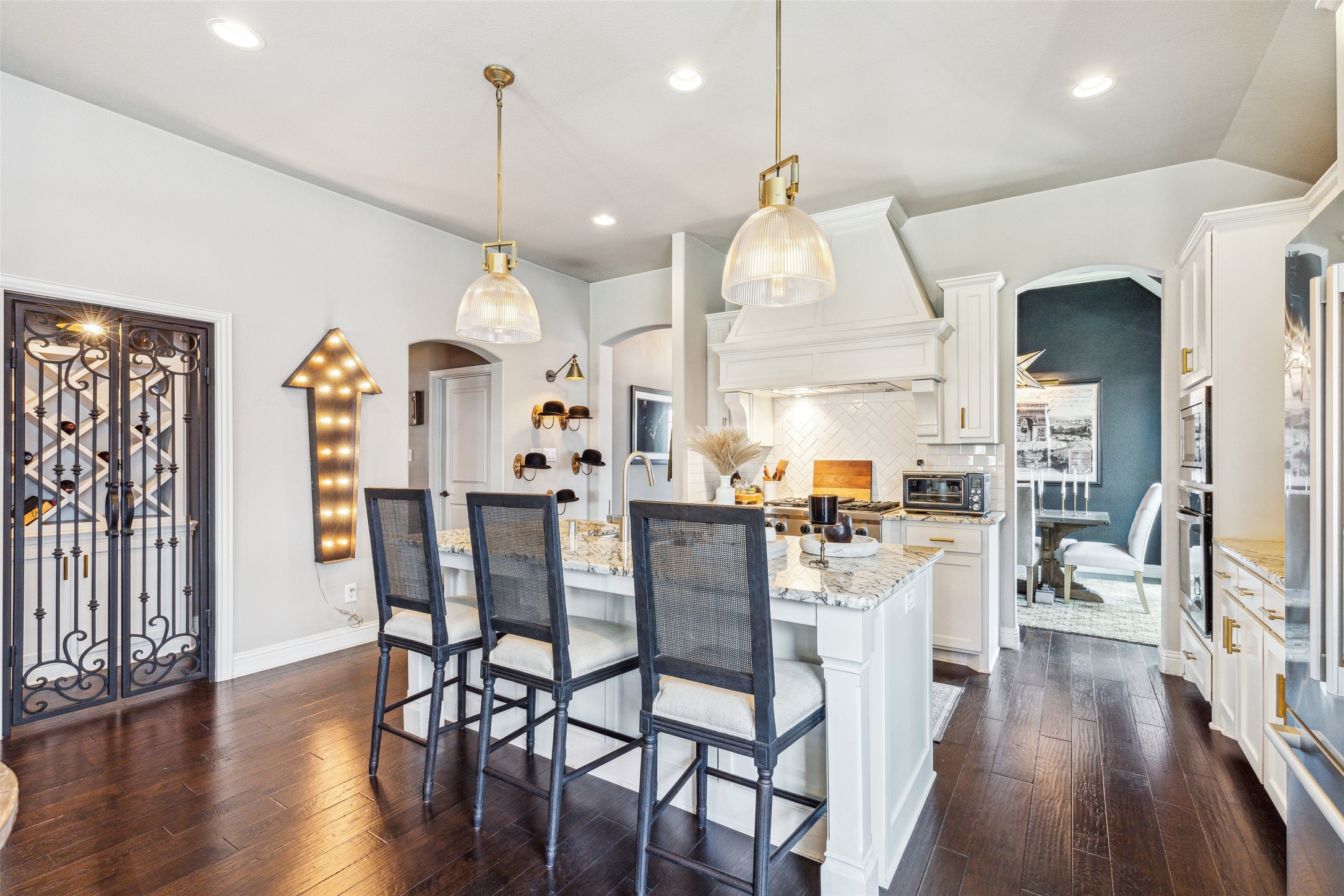 3009 Avondale