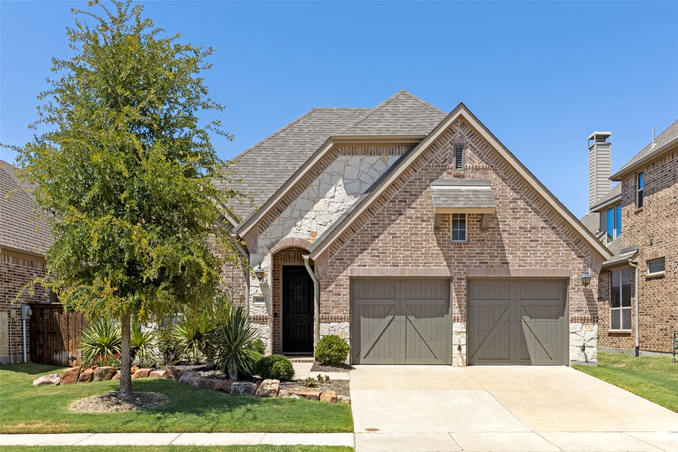 3009 Avondale