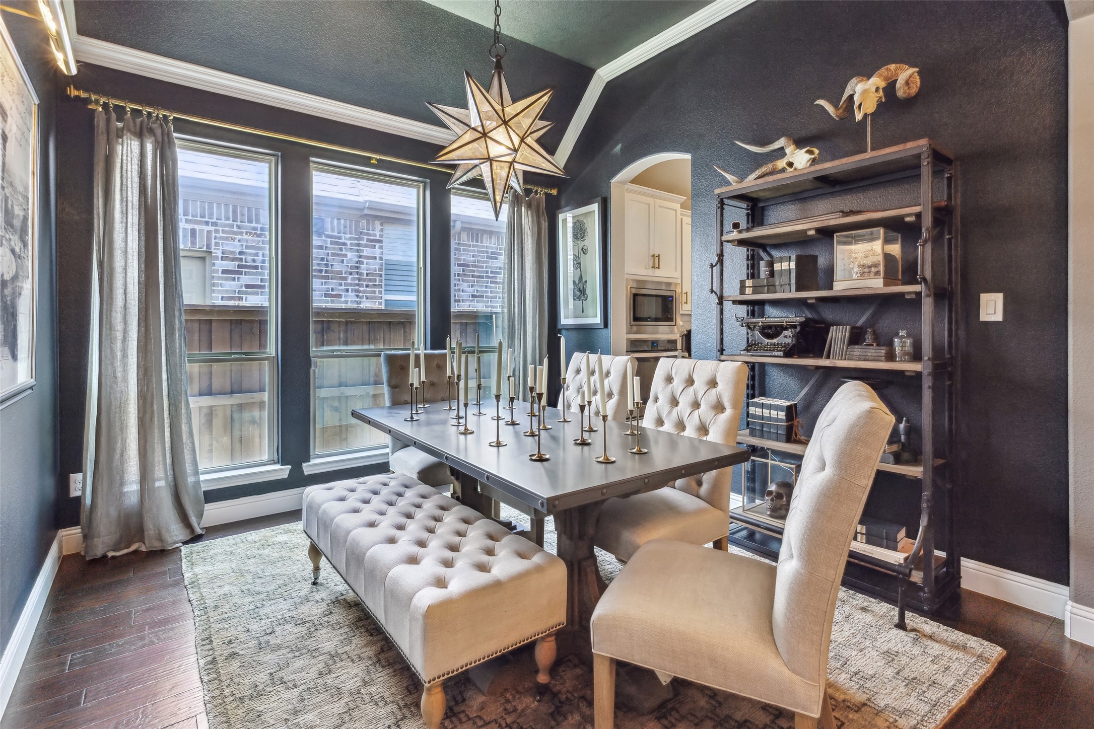 3009 Avondale