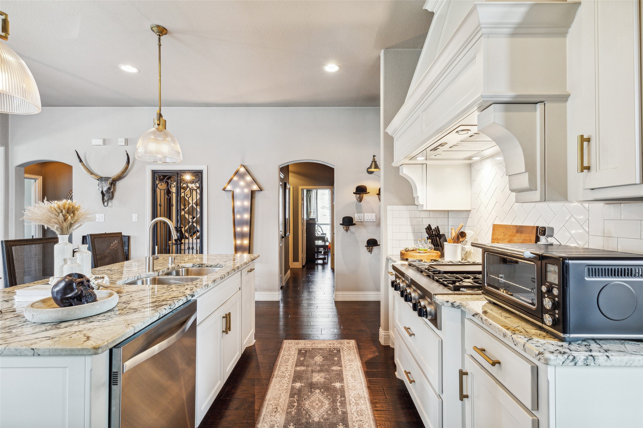 3009 Avondale