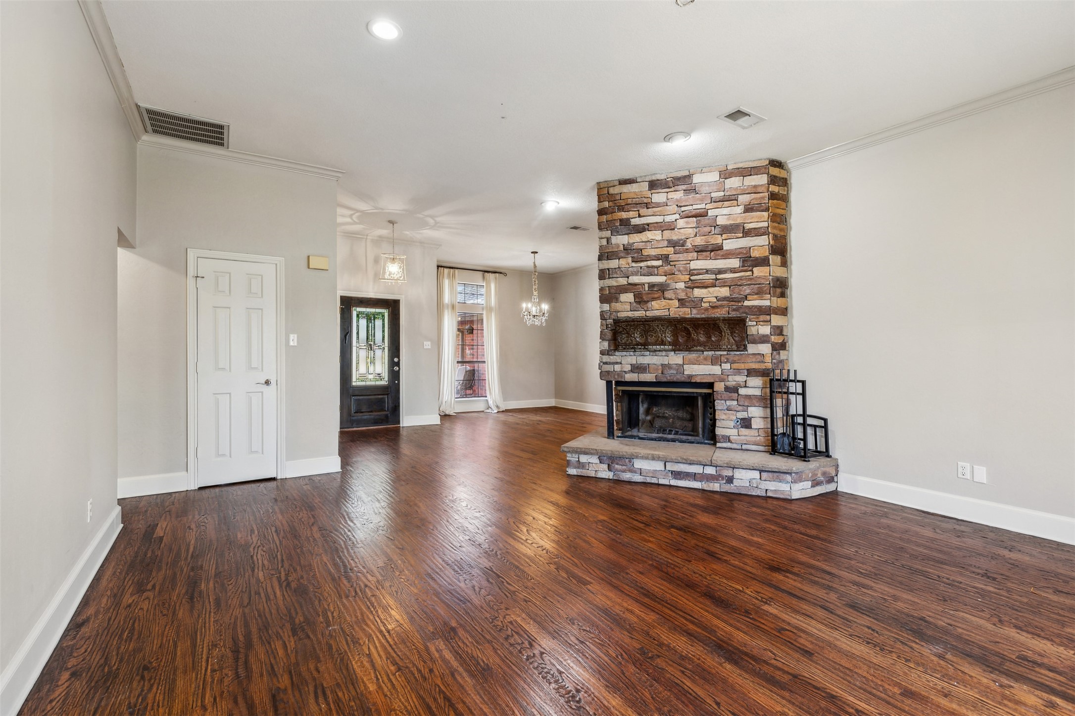 1479 Flamingo Circle