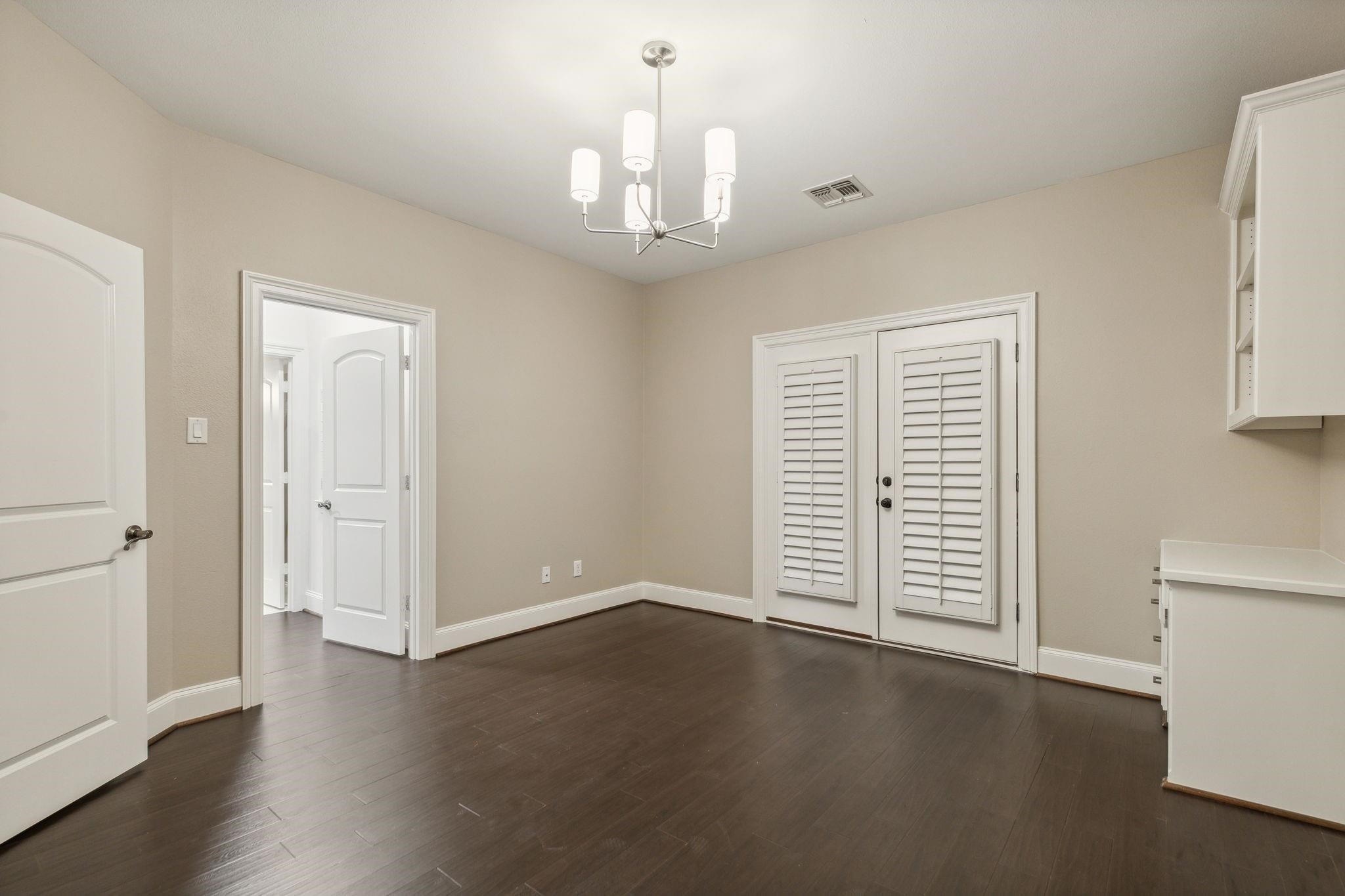 549 Round Hollow Lane