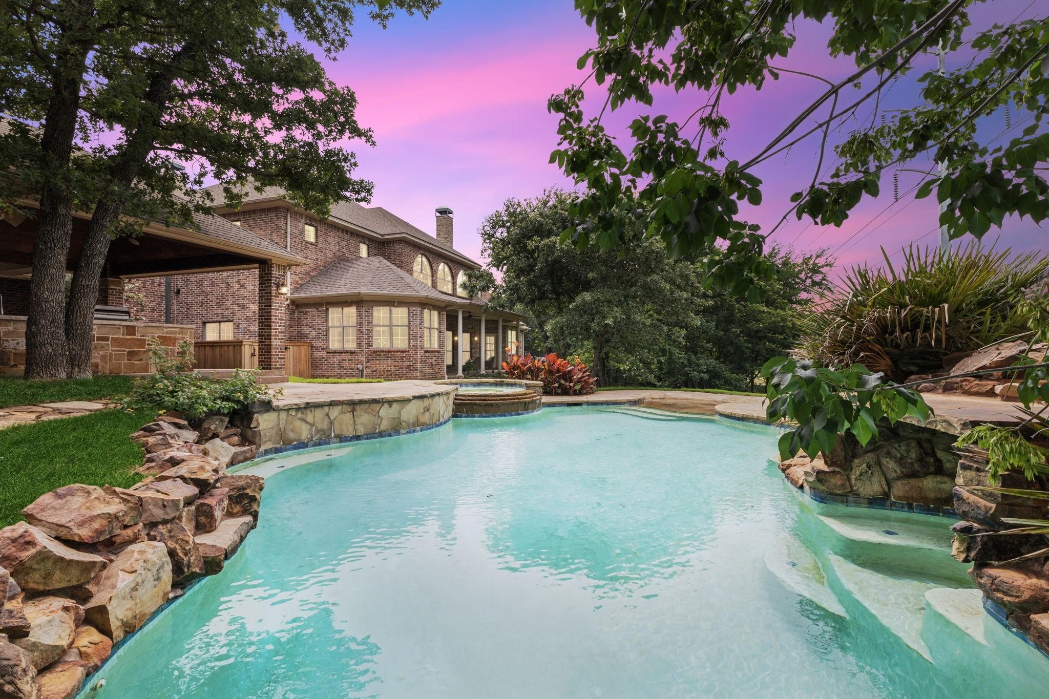 549 Round Hollow Lane