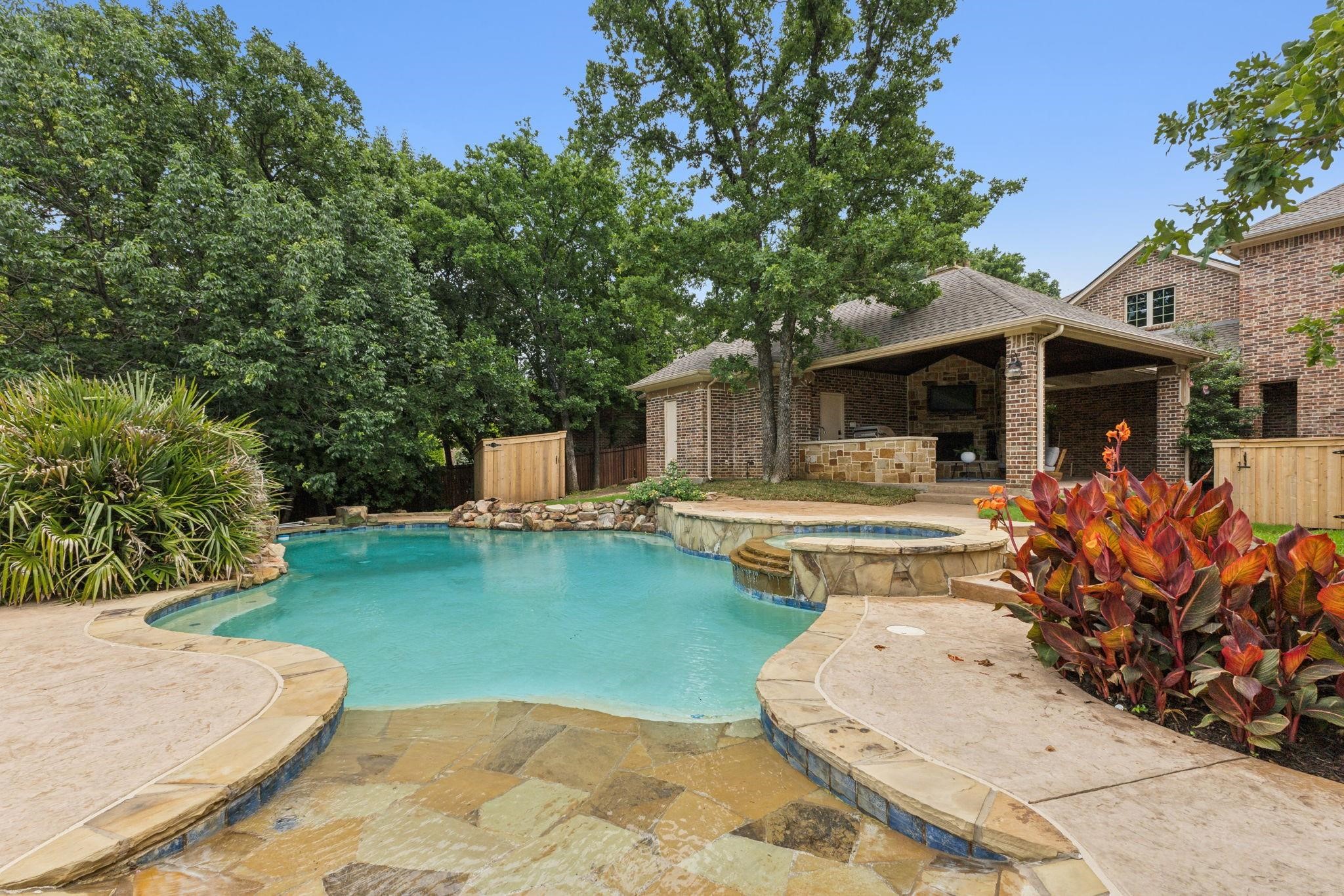 549 Round Hollow Lane