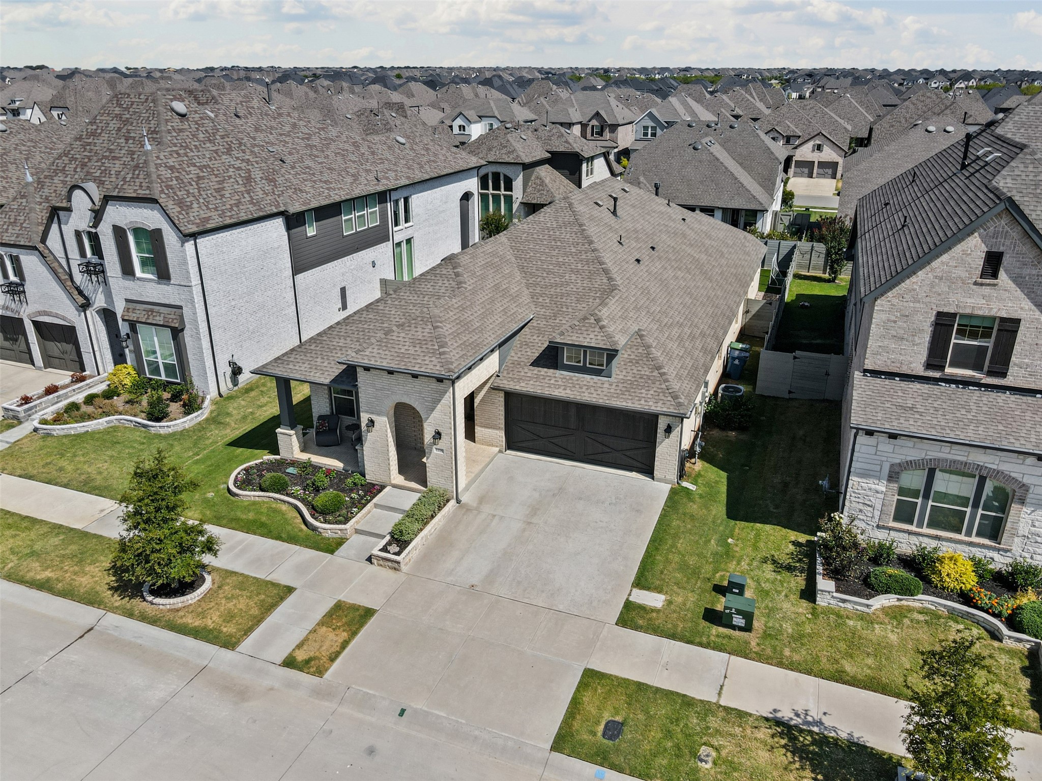1116 Grassy Lane