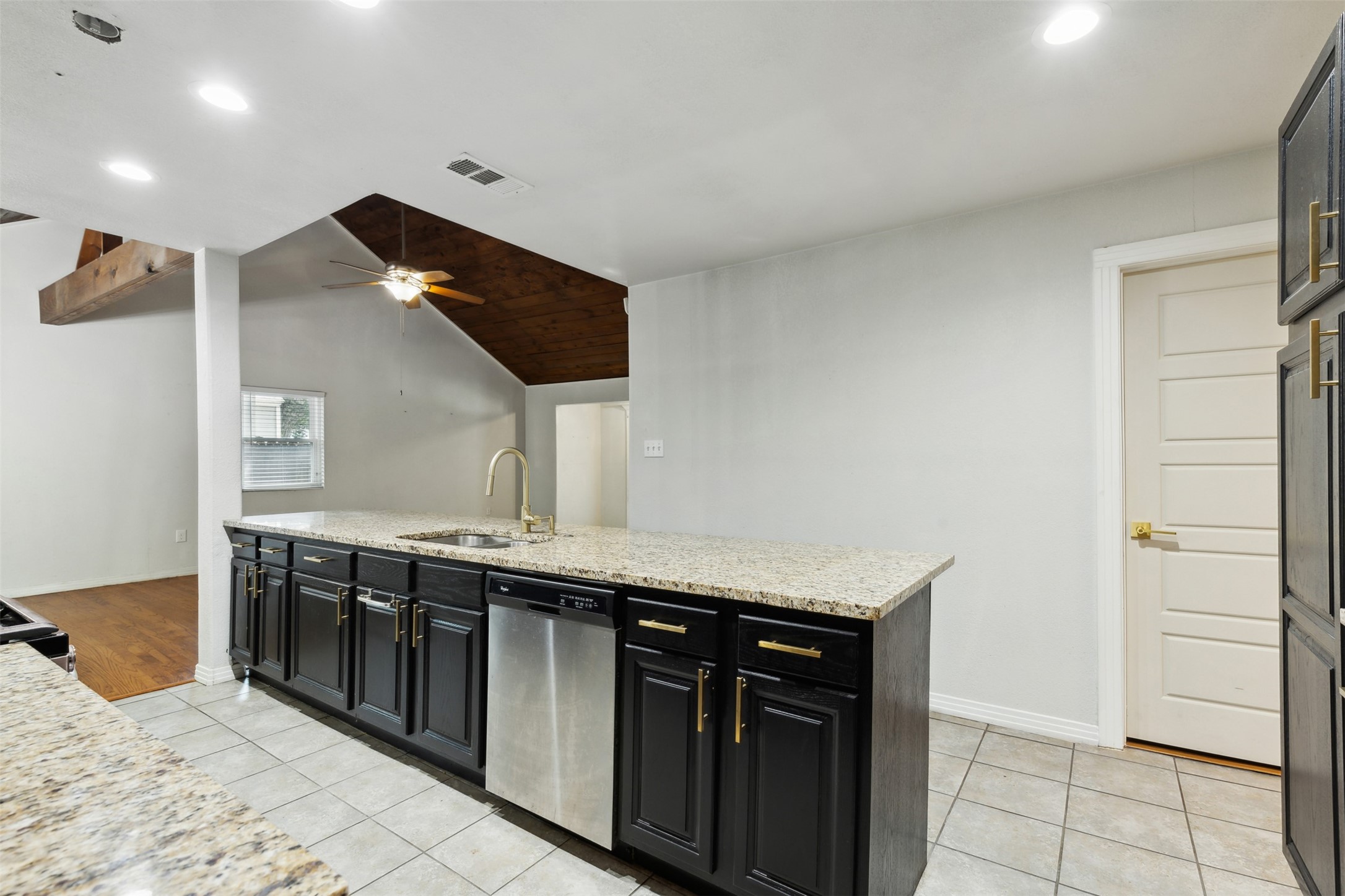 4113 Valentine Street