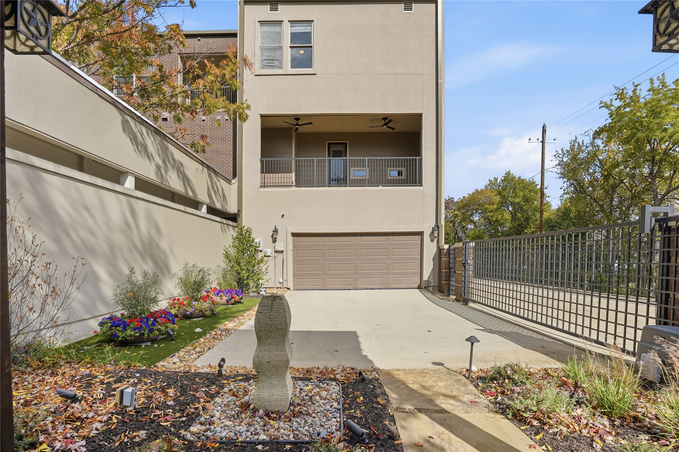 1591 Main Street