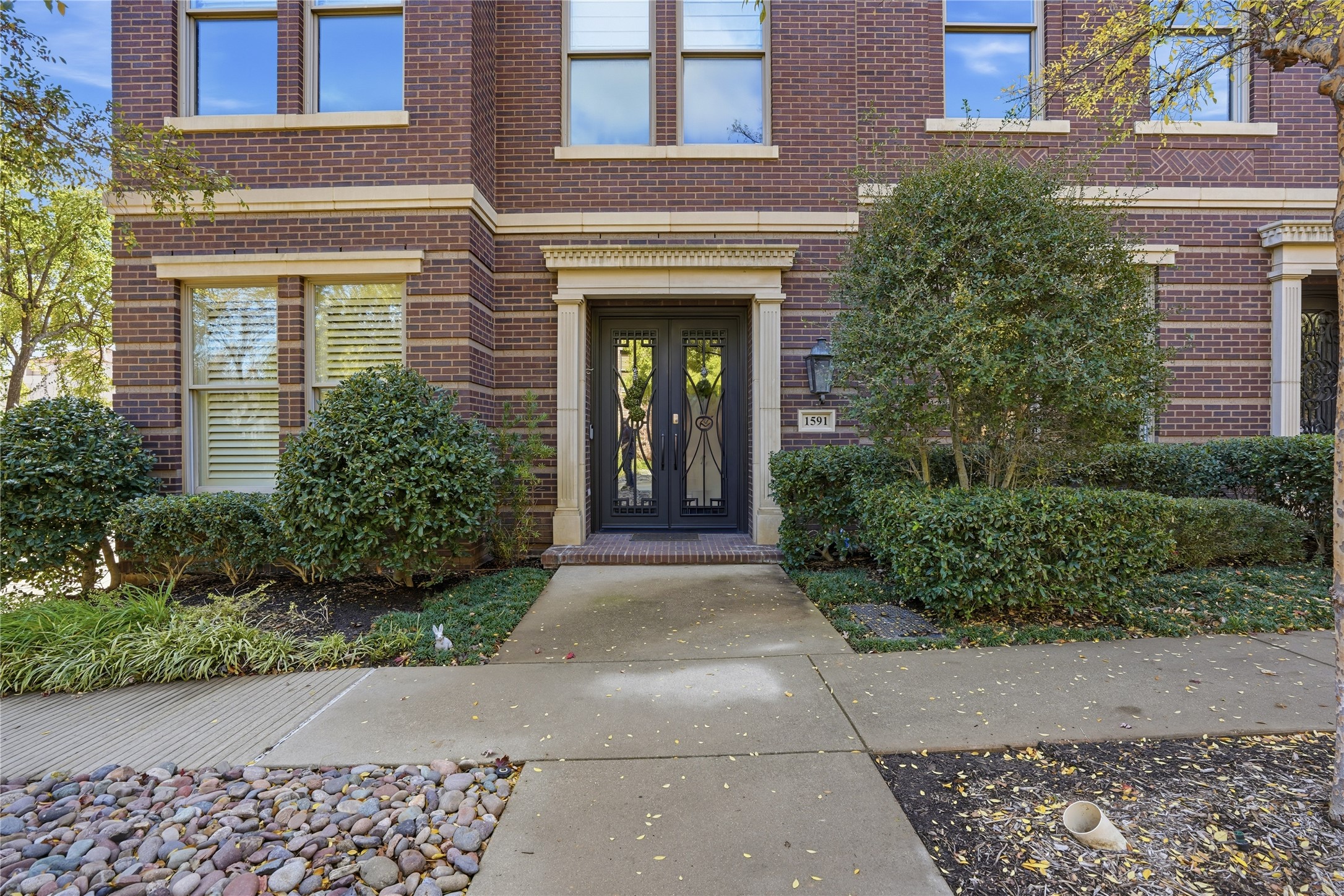 1591 Main Street
