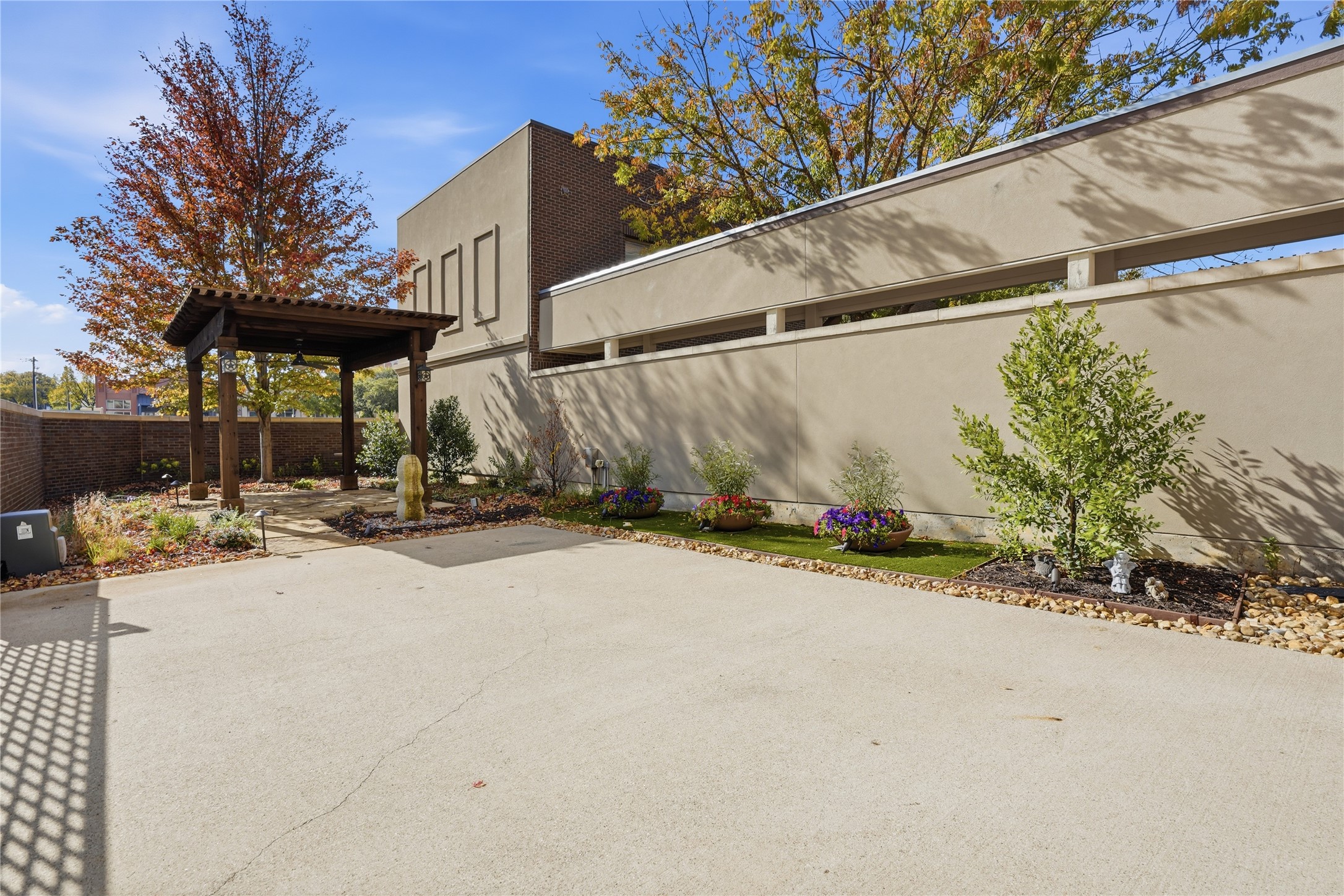 1591 Main Street