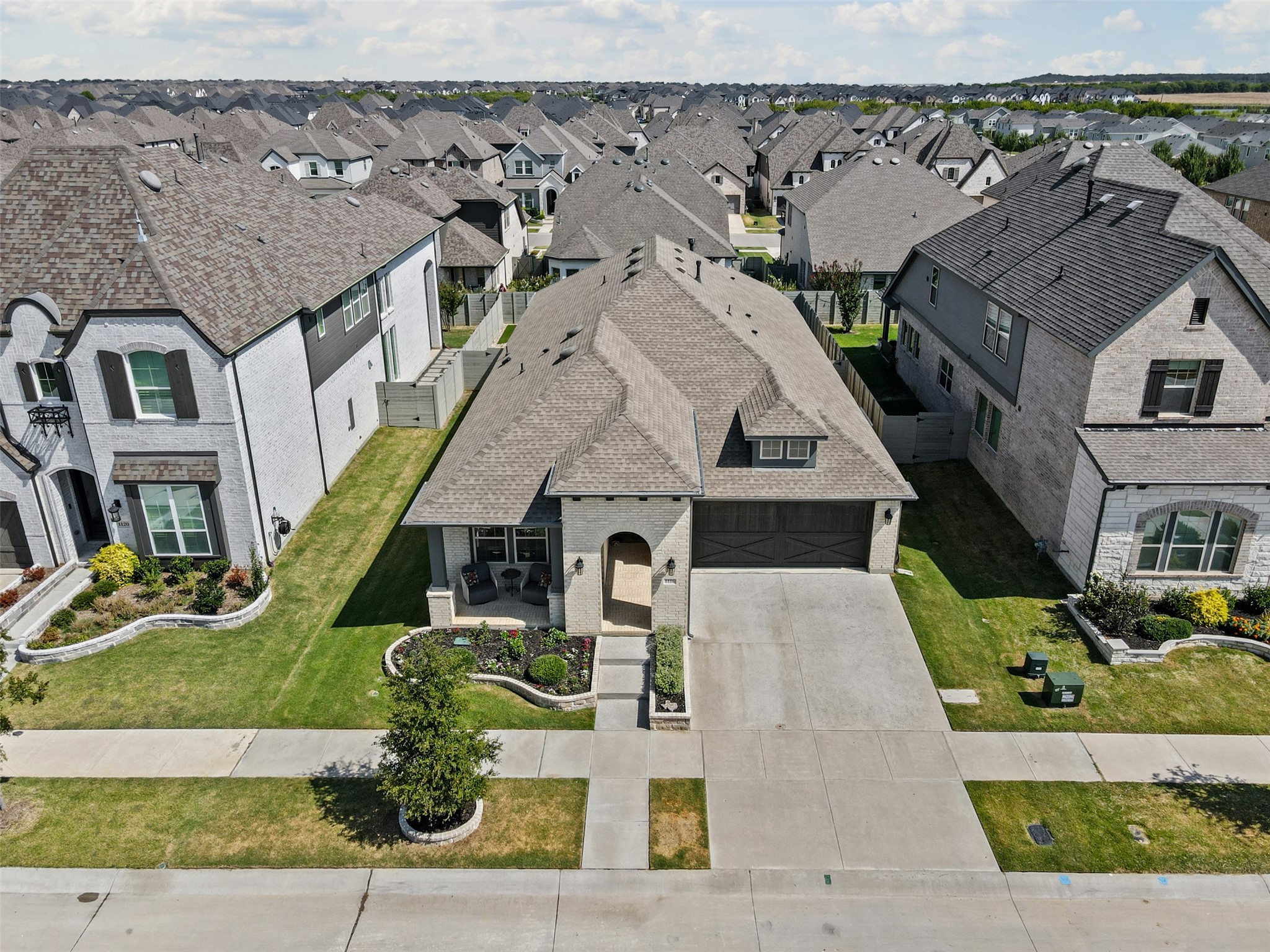1116 Grassy Lane