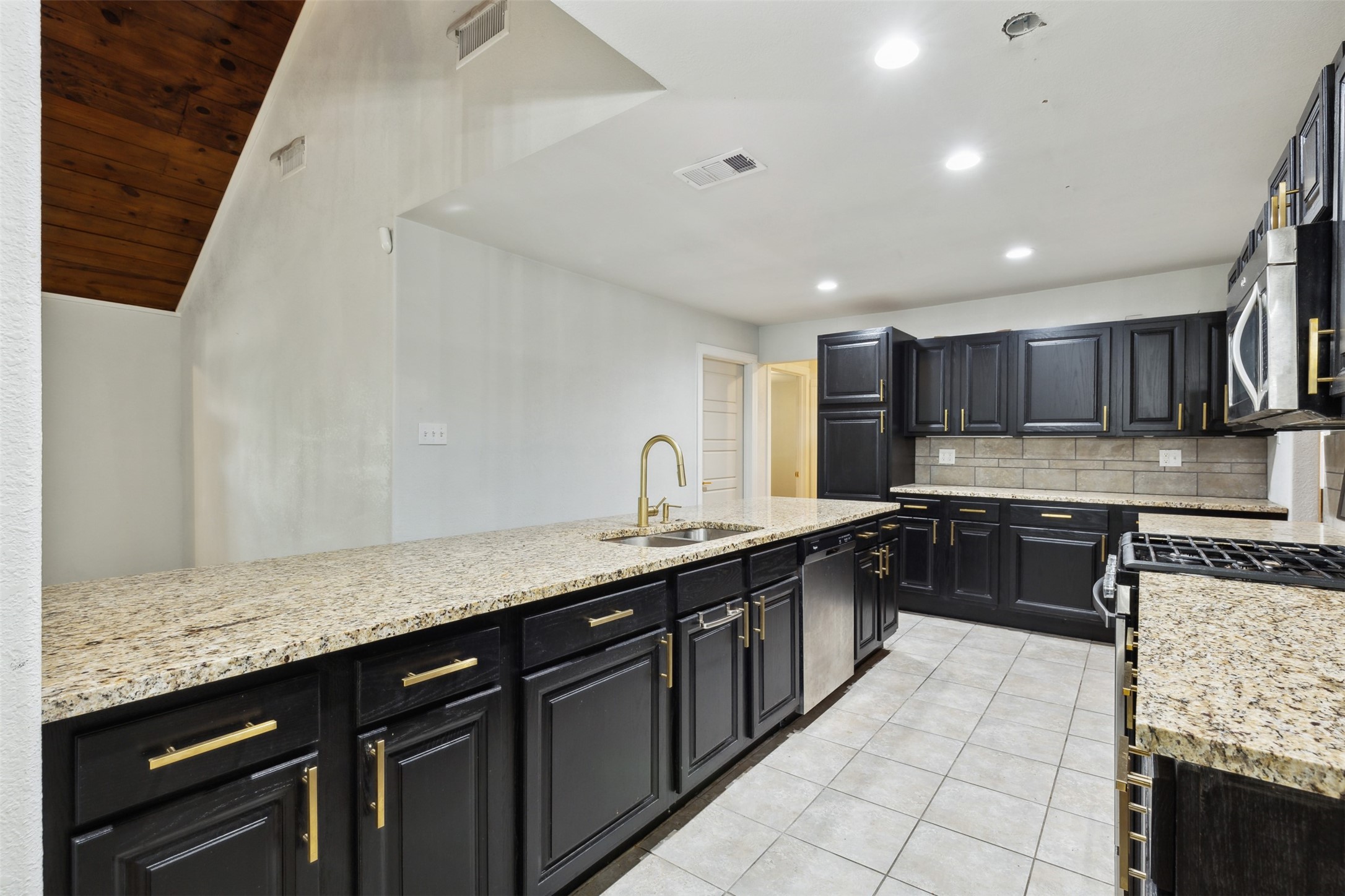 4113 Valentine Street