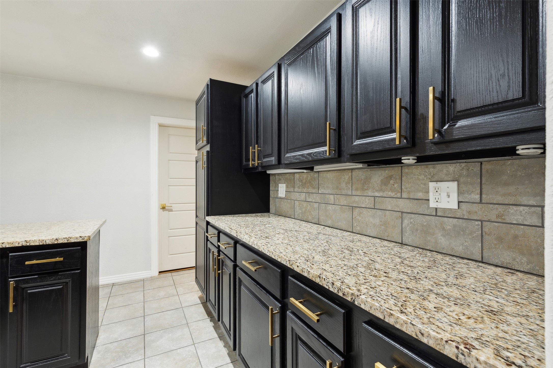 4113 Valentine Street