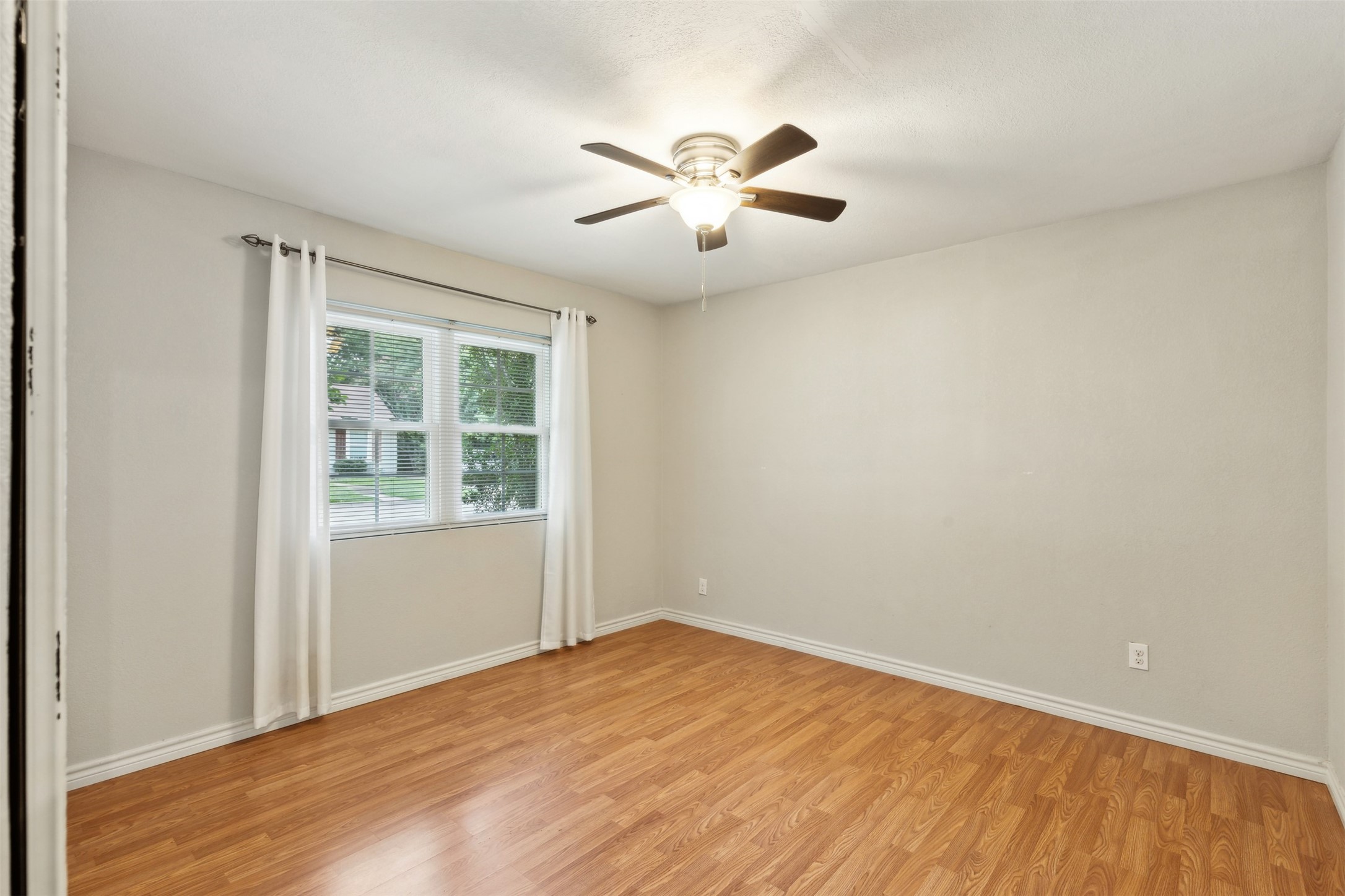 4113 Valentine Street