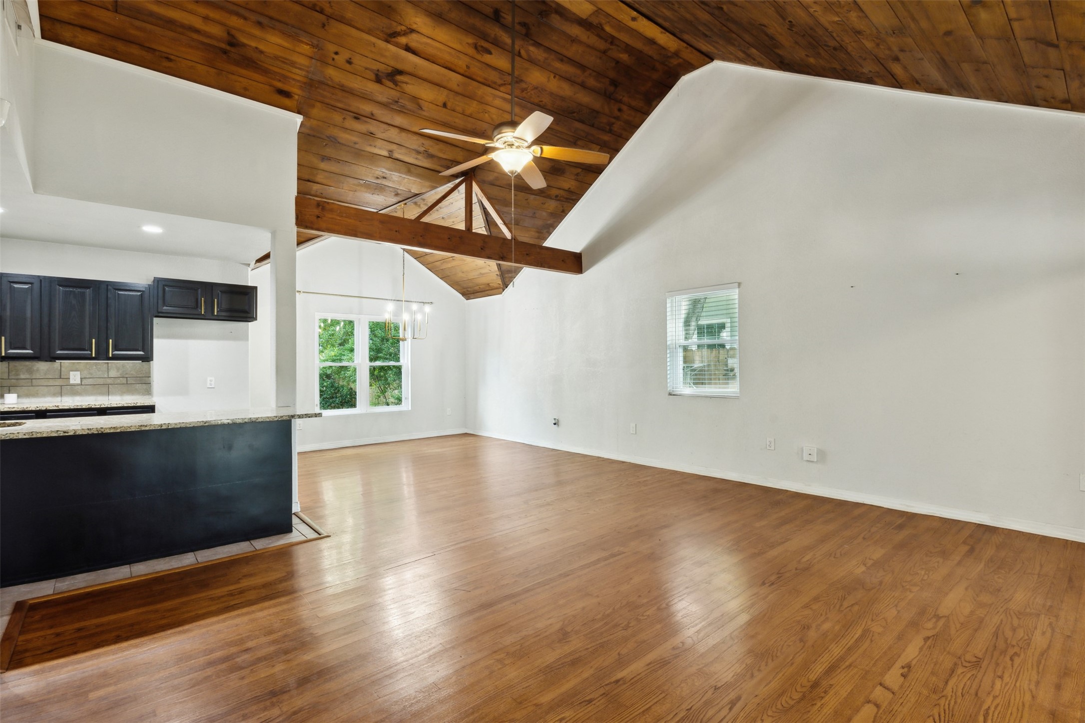 4113 Valentine Street