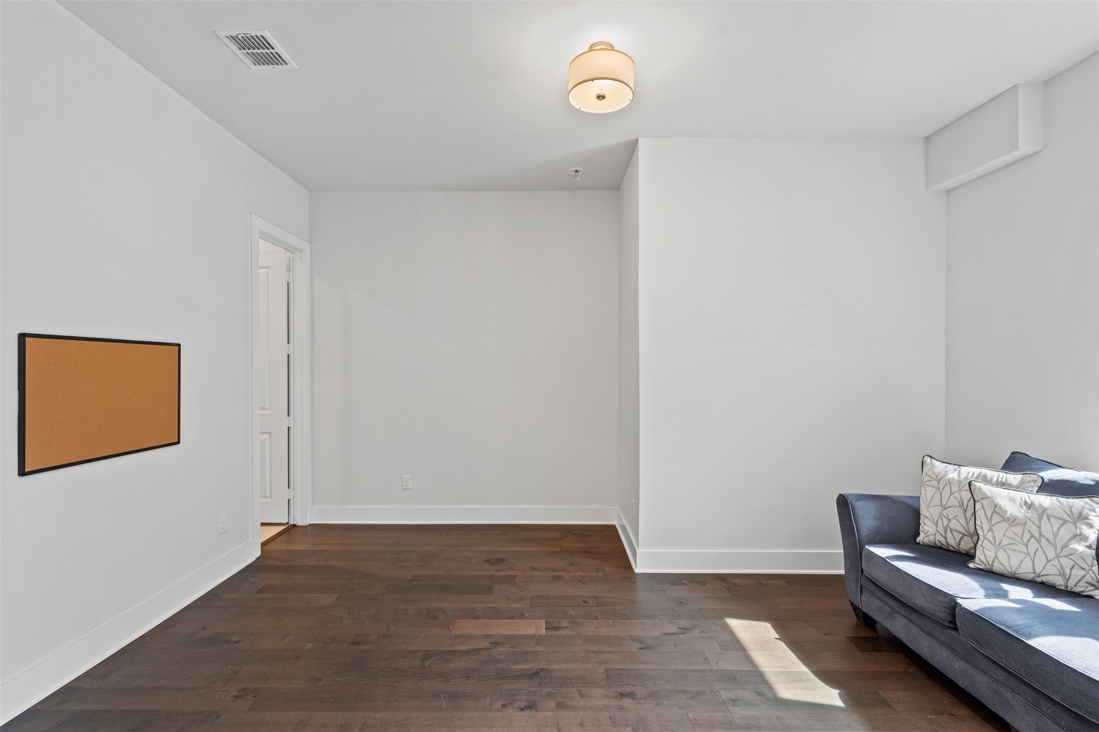 381 E Greenbriar Lane 501