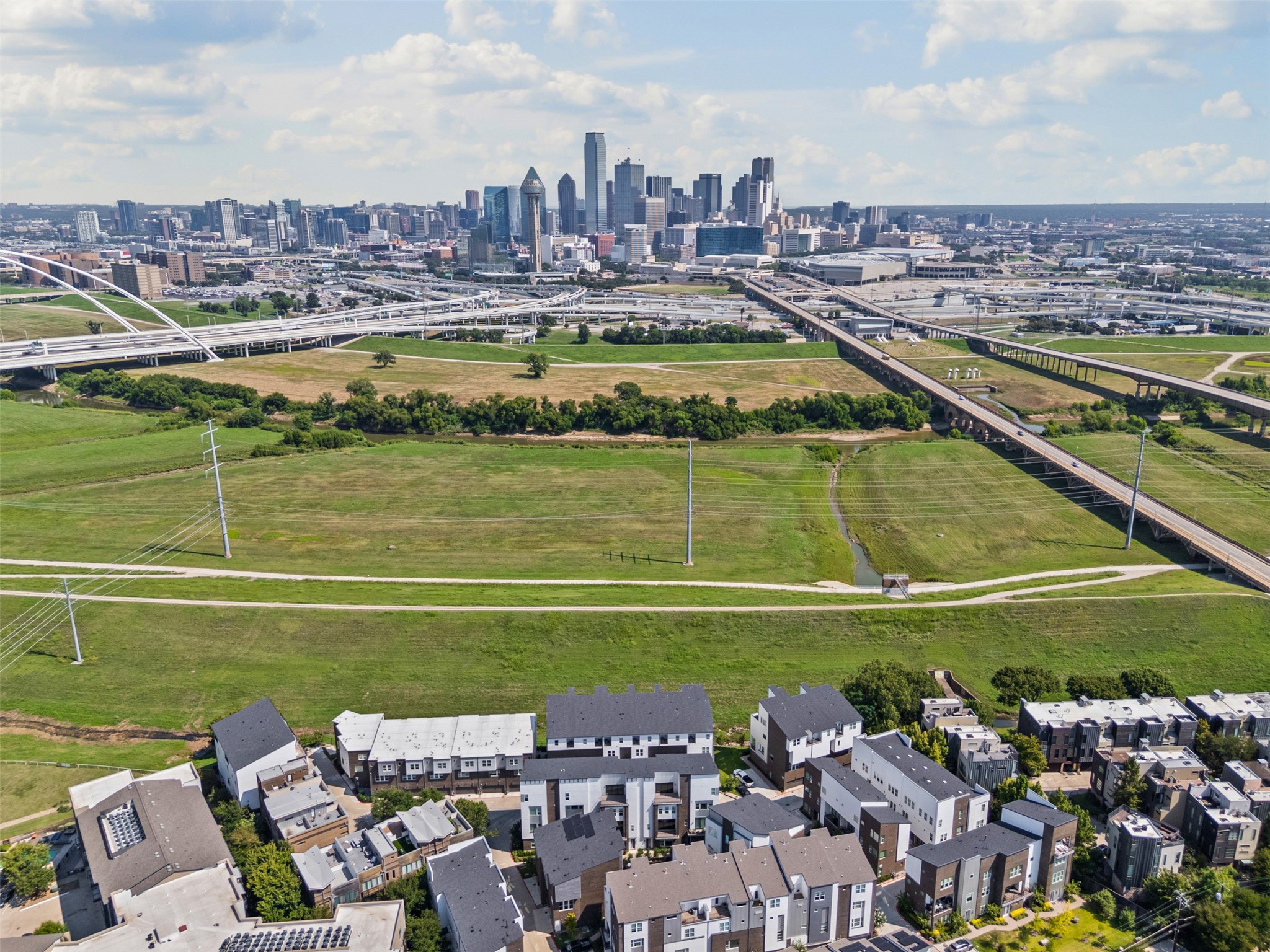 381 E Greenbriar Lane 501