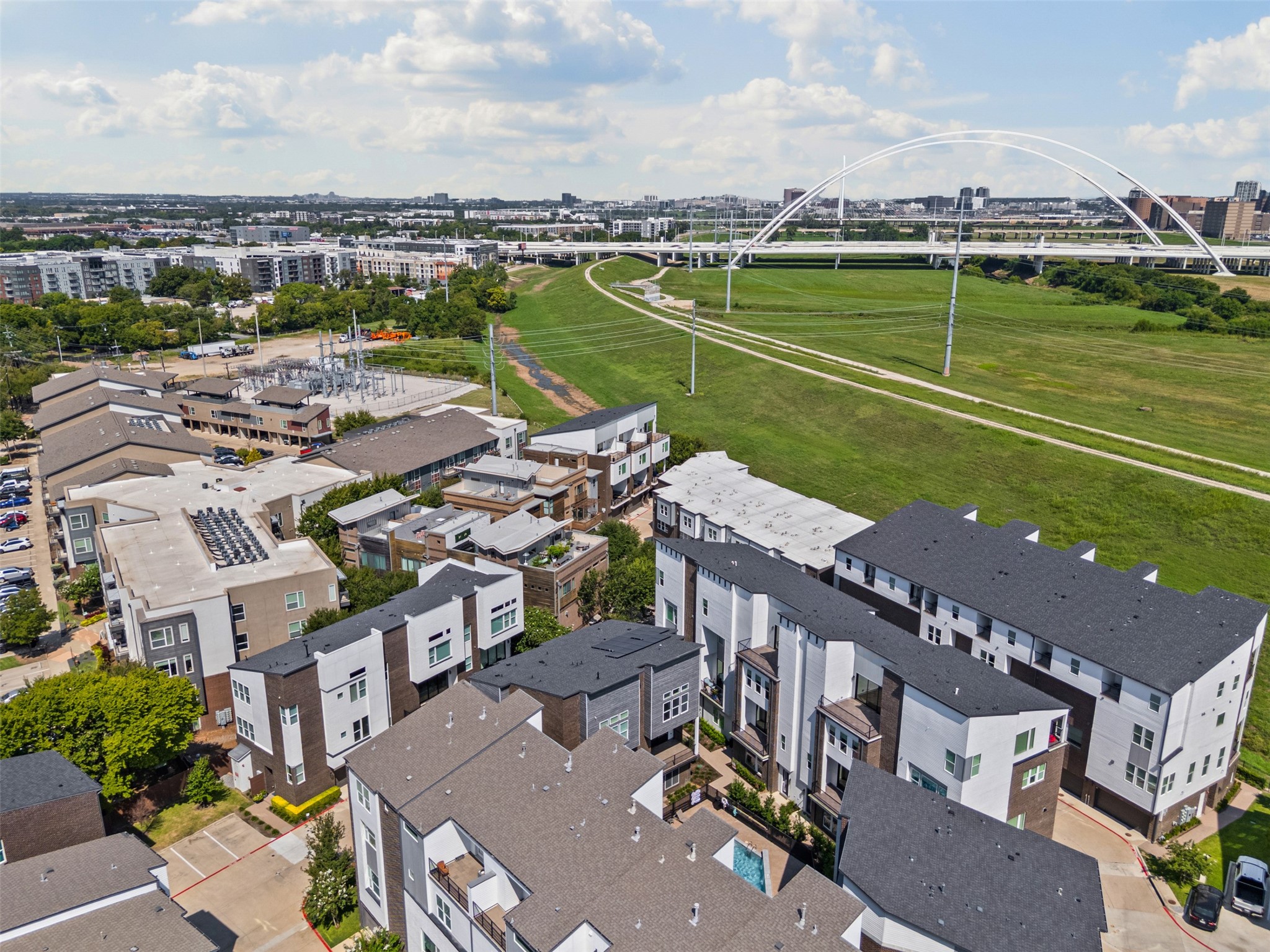 381 E Greenbriar Lane 501