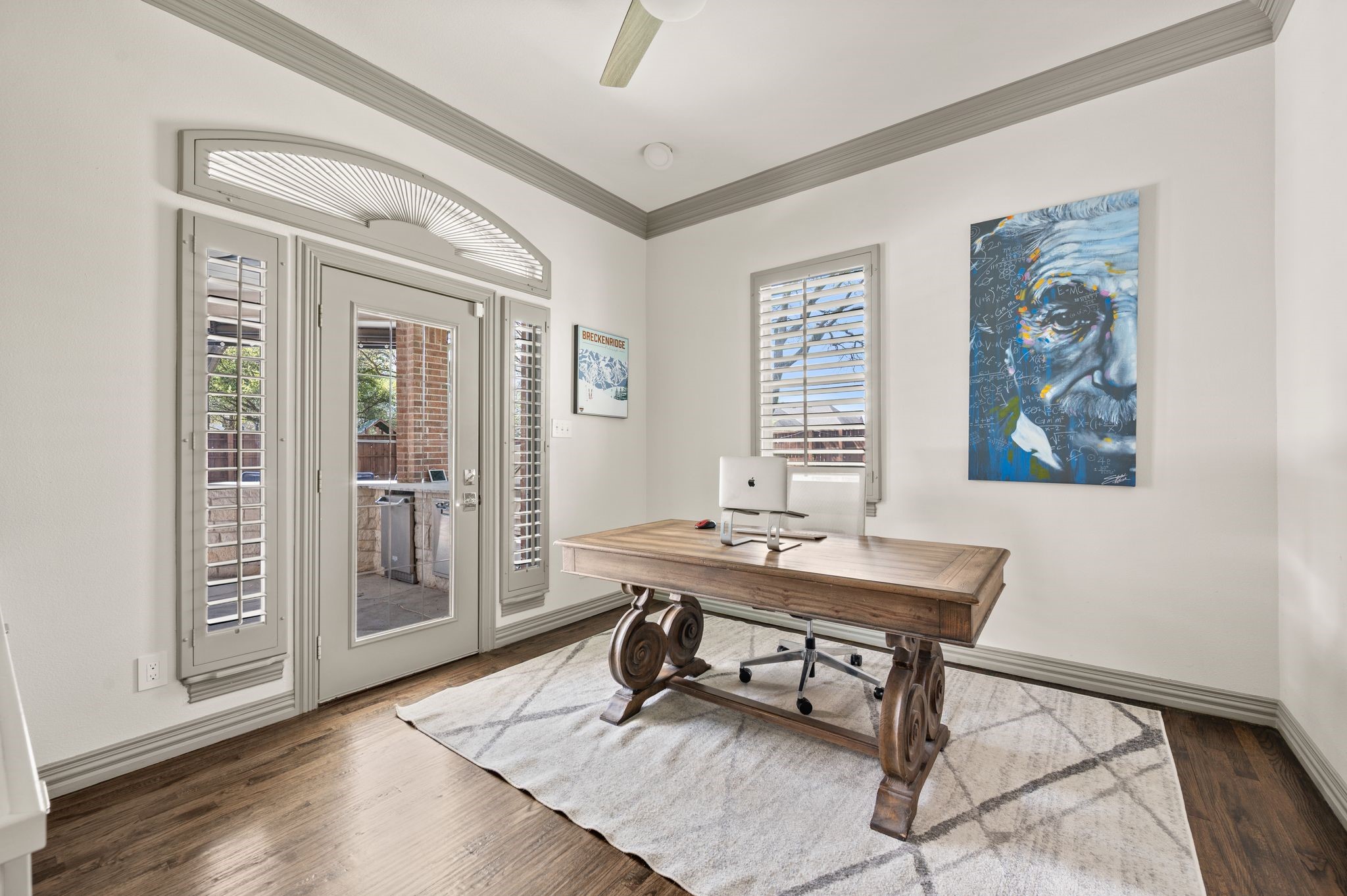 712 Manchester Court