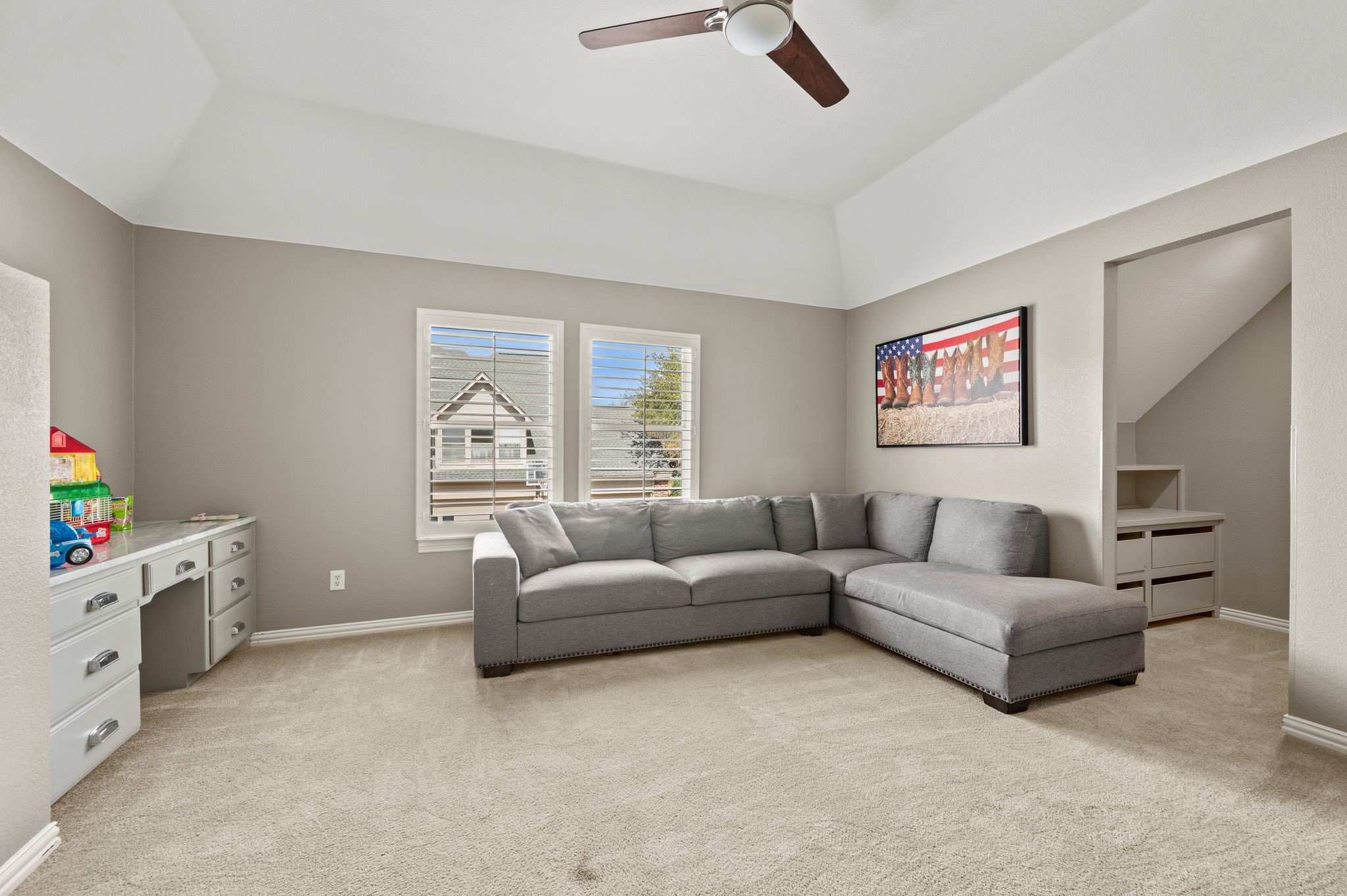 712 Manchester Court