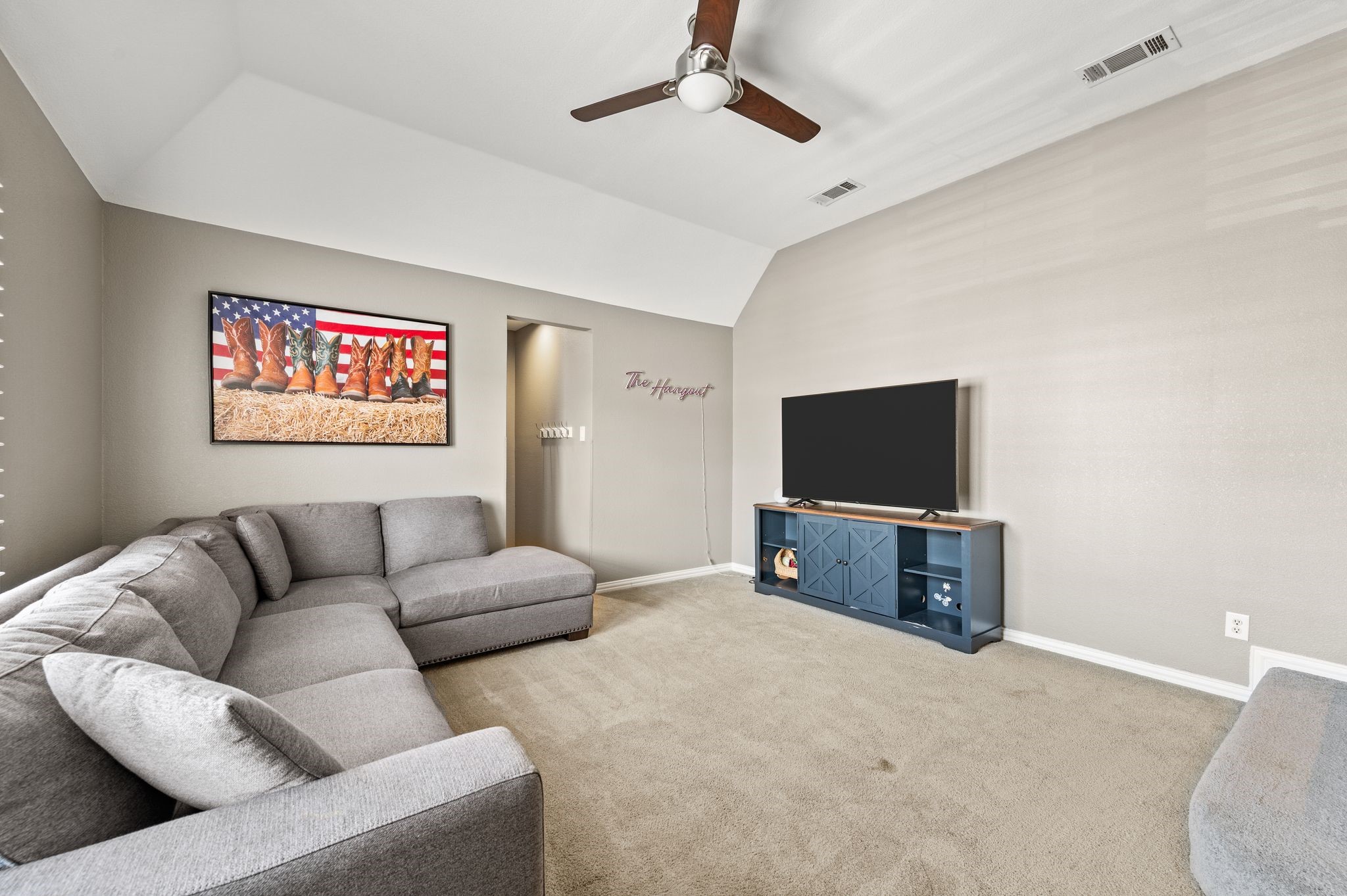 712 Manchester Court