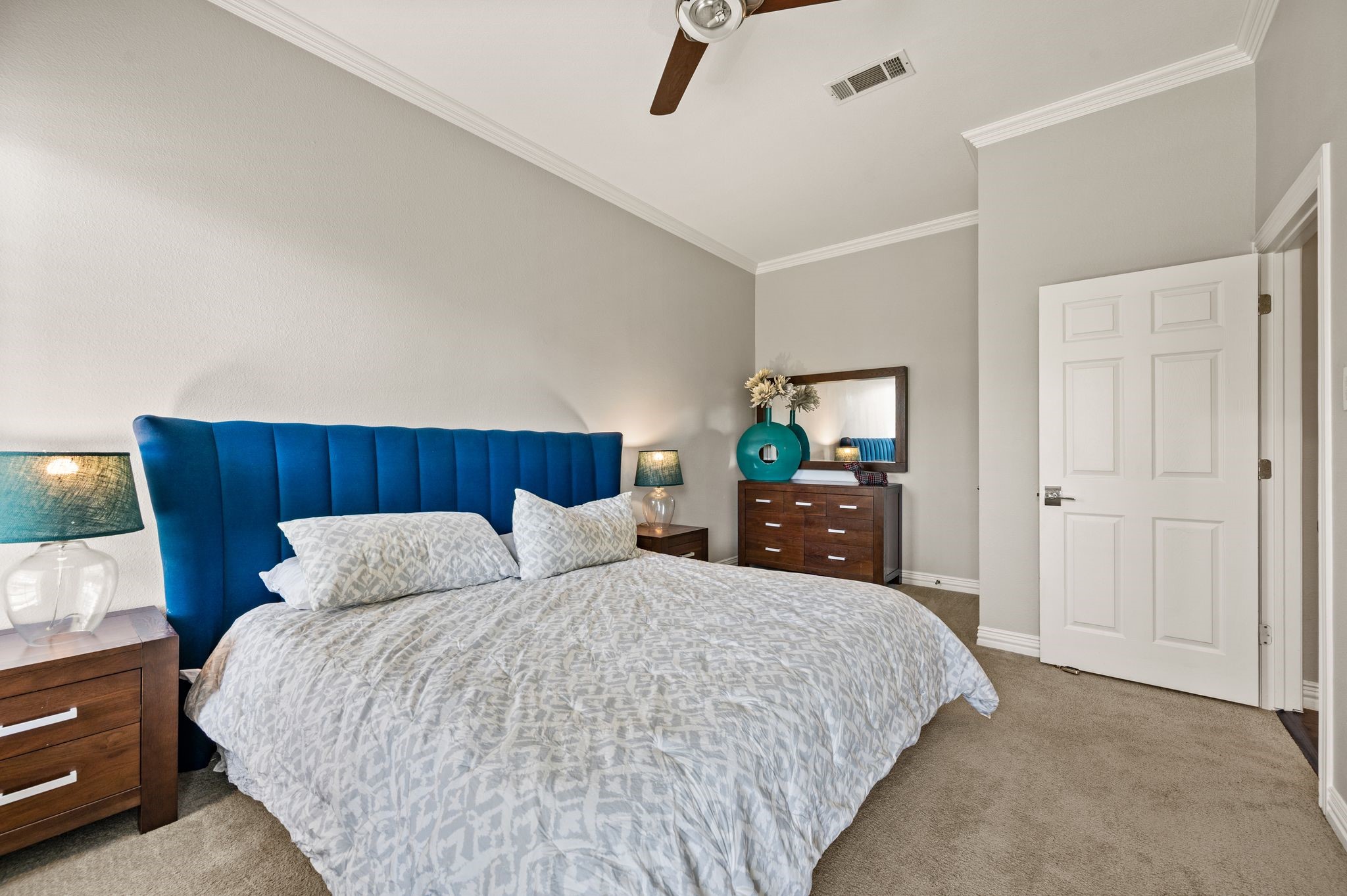 712 Manchester Court