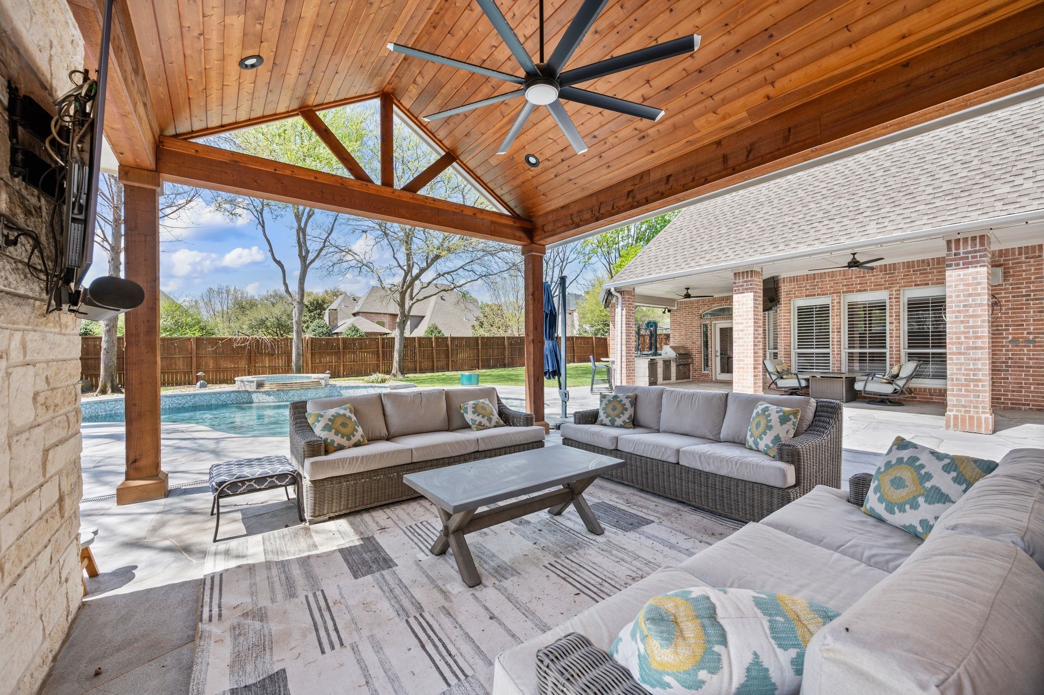 712 Manchester Court