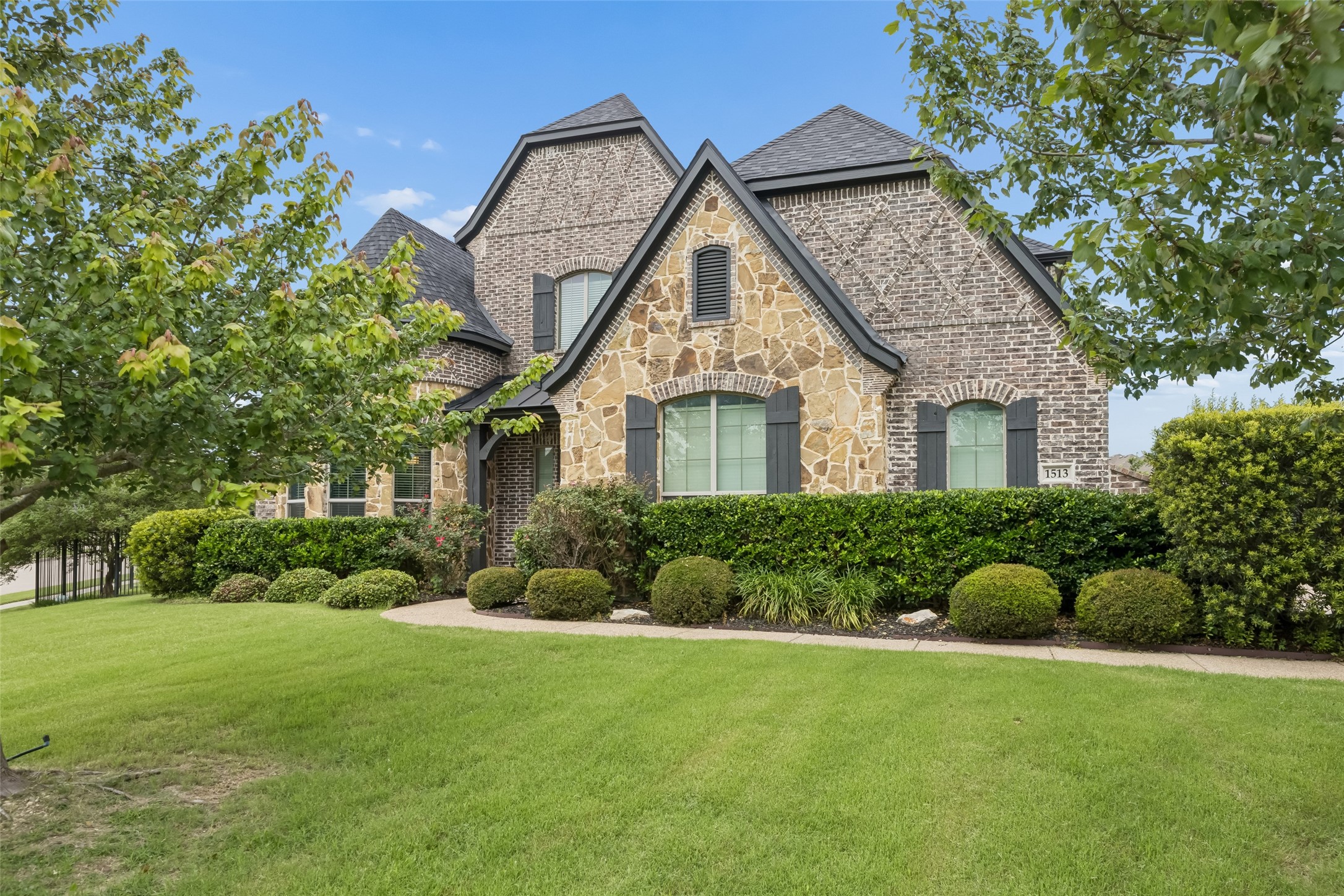1513 Bearpath Way