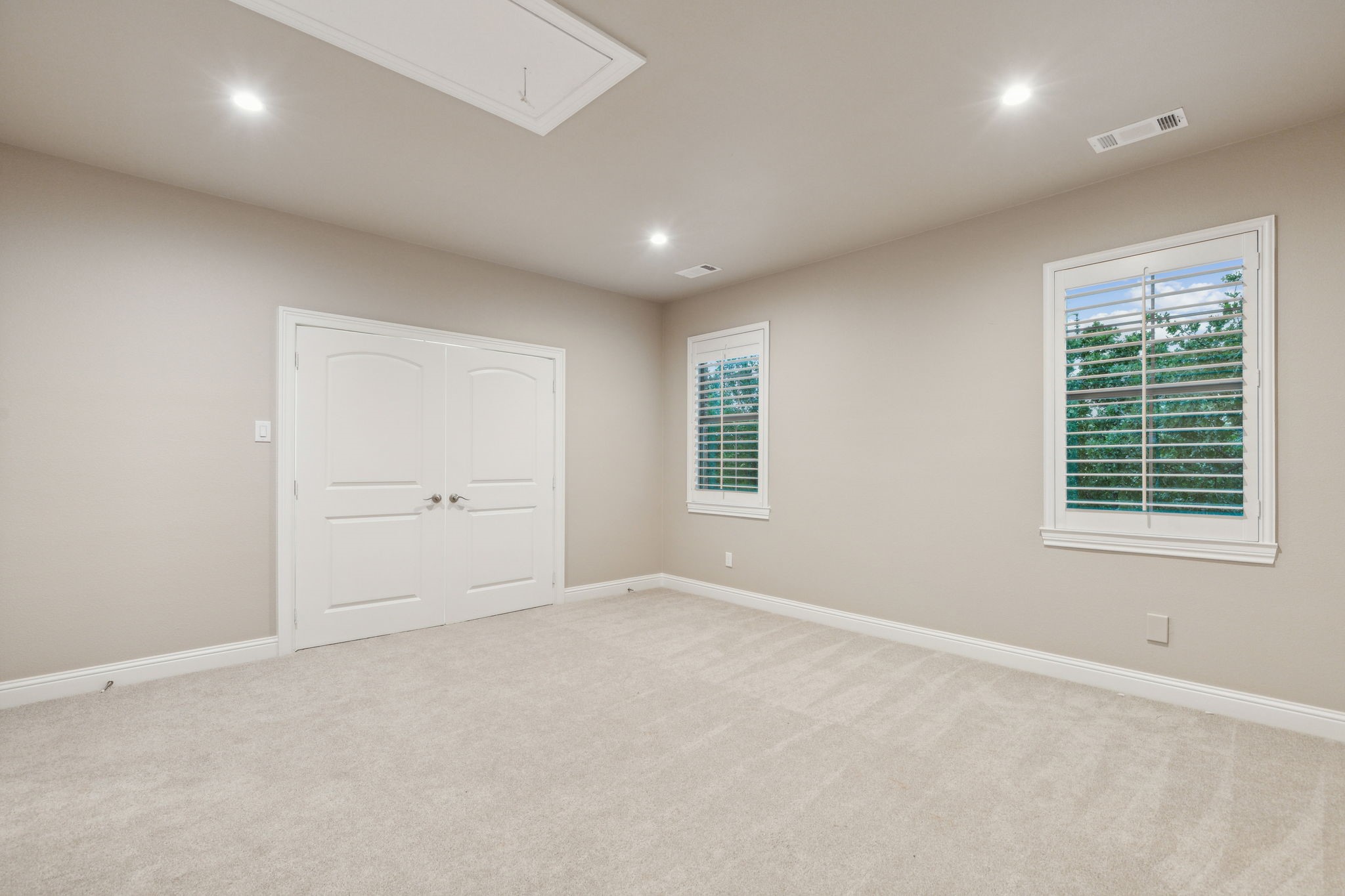 549 Round Hollow Lane