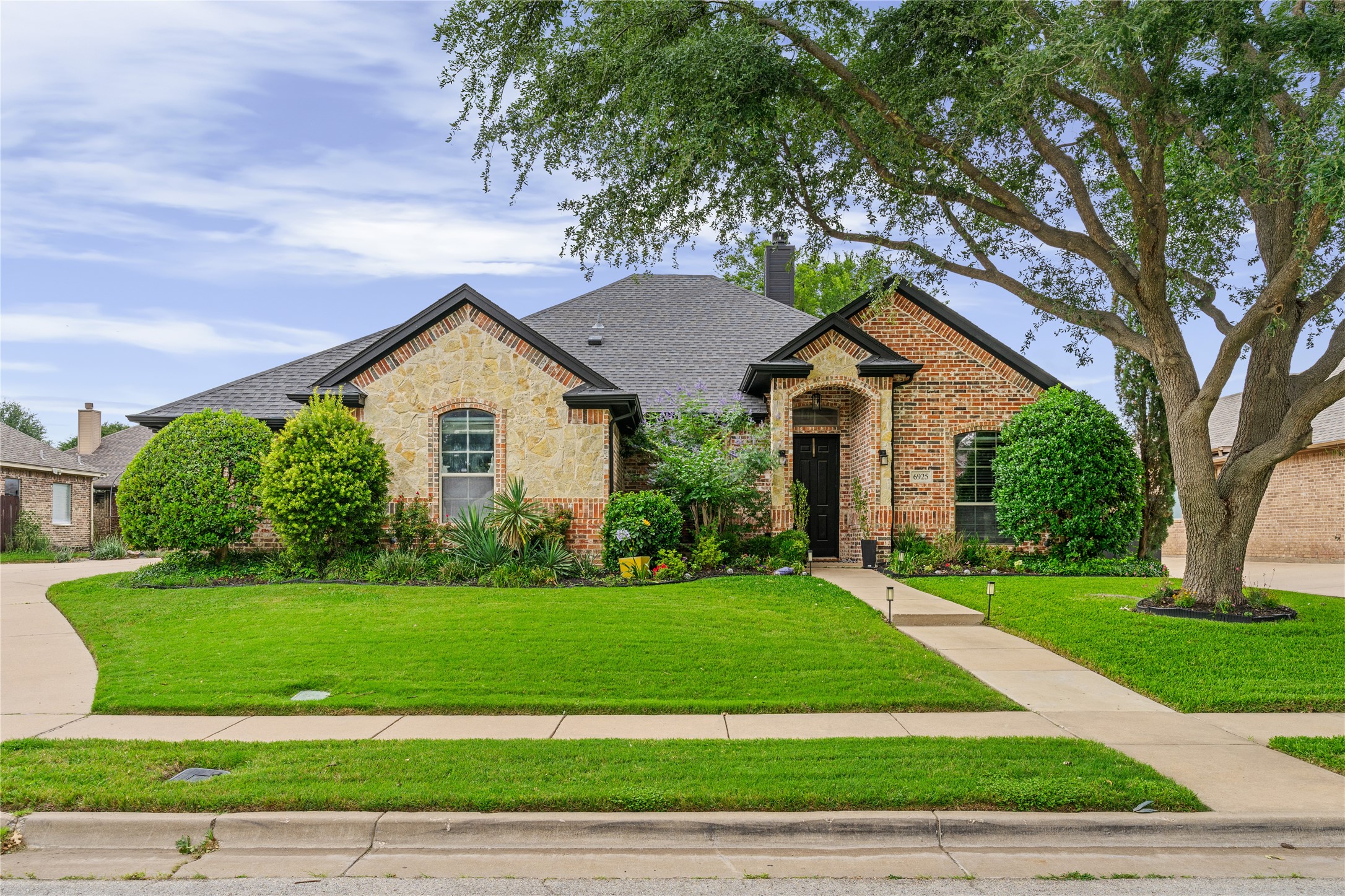 6925 jackson Court