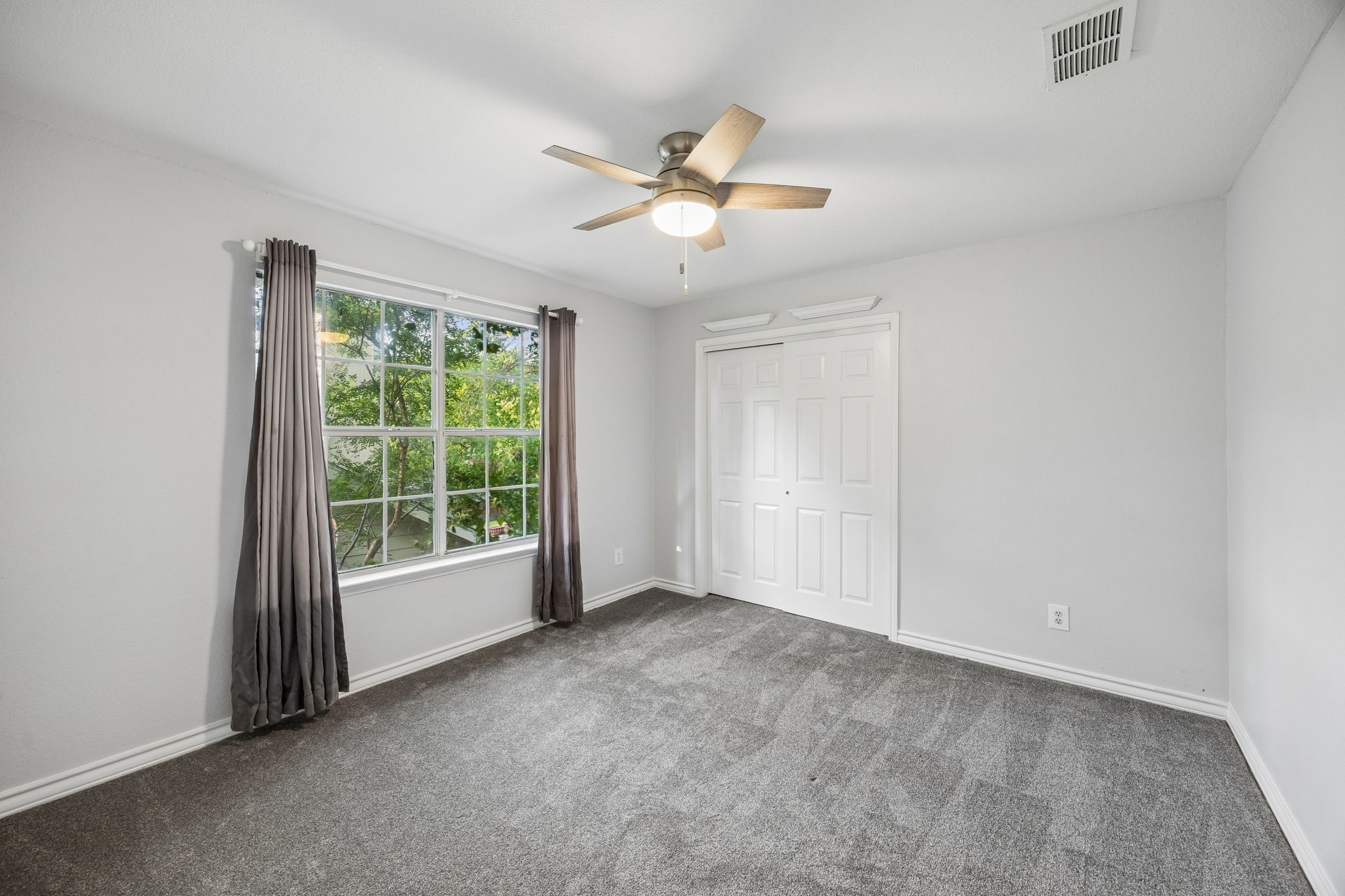 1088 W Winding Creek Drive
