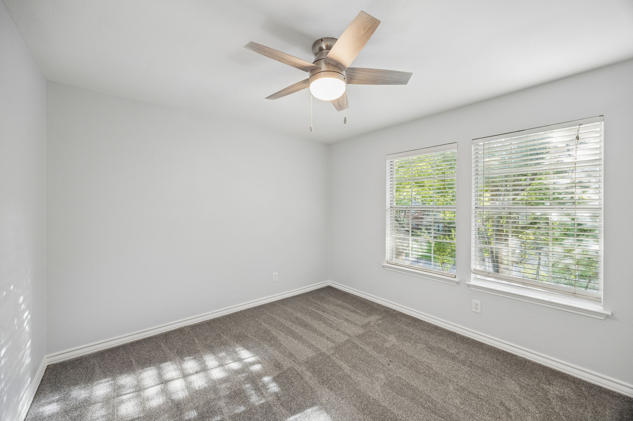 1088 W Winding Creek Drive