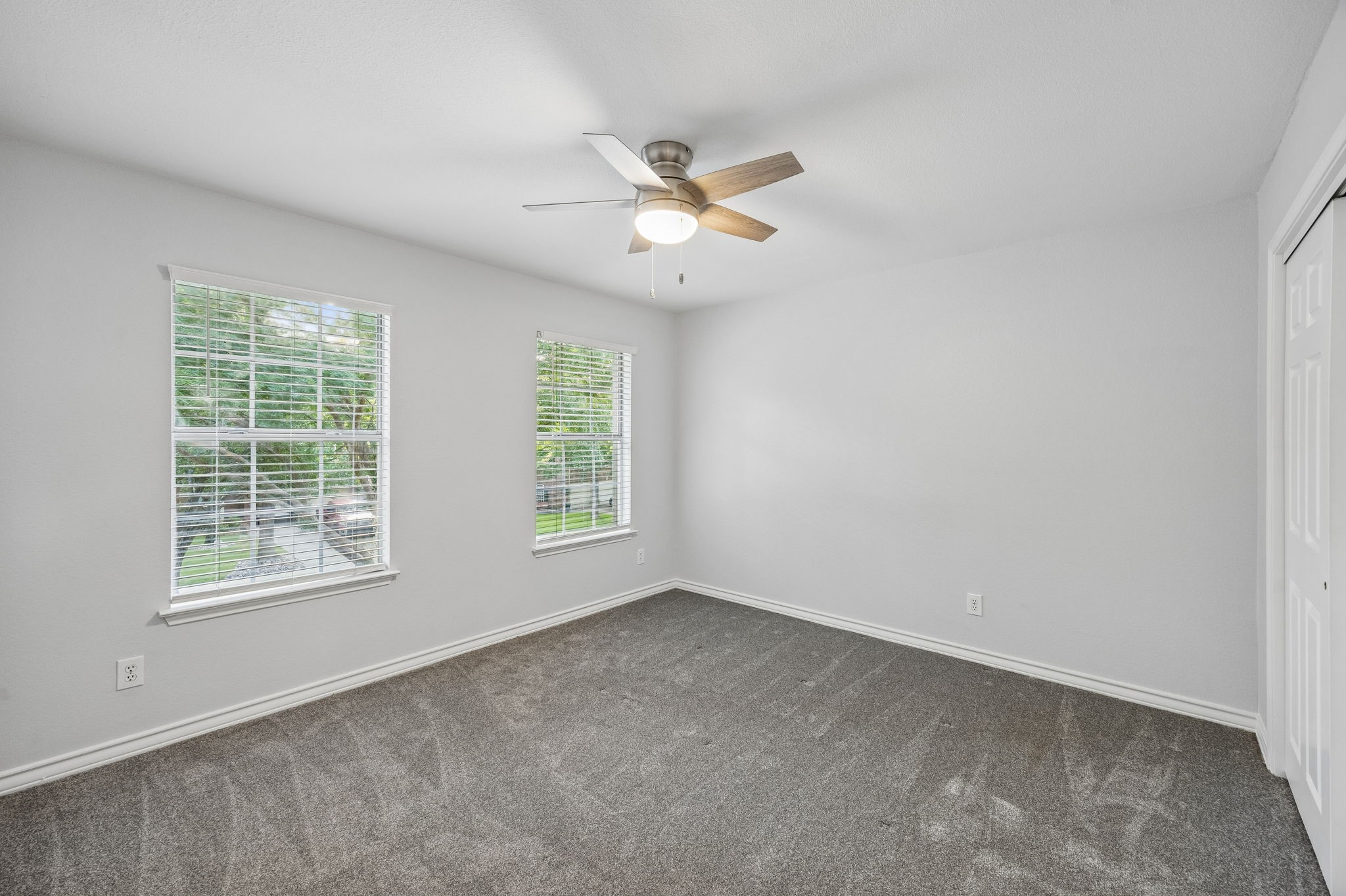 1088 W Winding Creek Drive