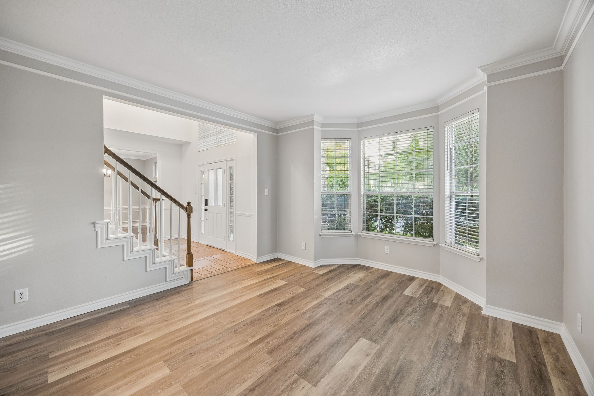 1088 W Winding Creek Drive