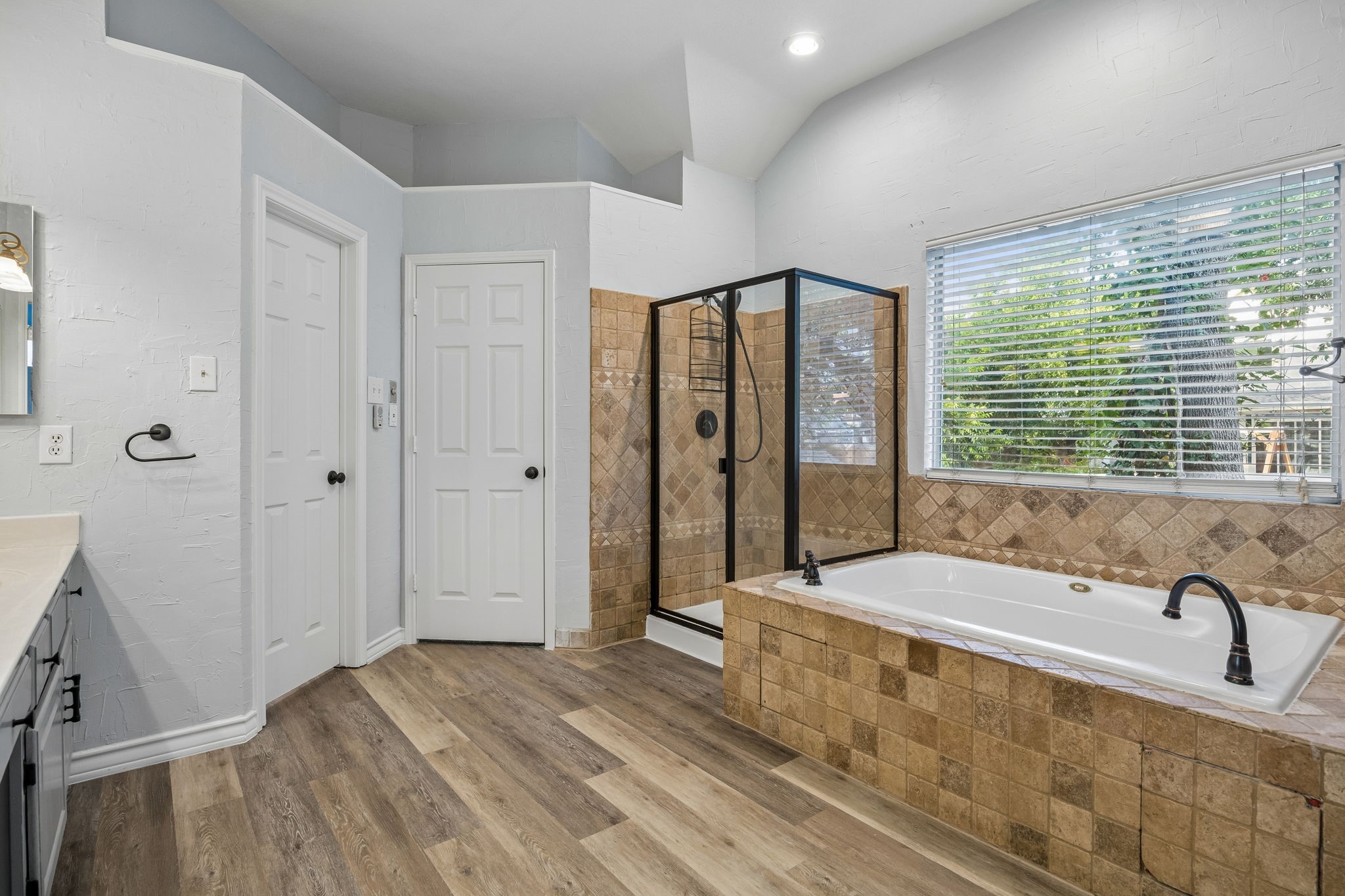 1088 W Winding Creek Drive