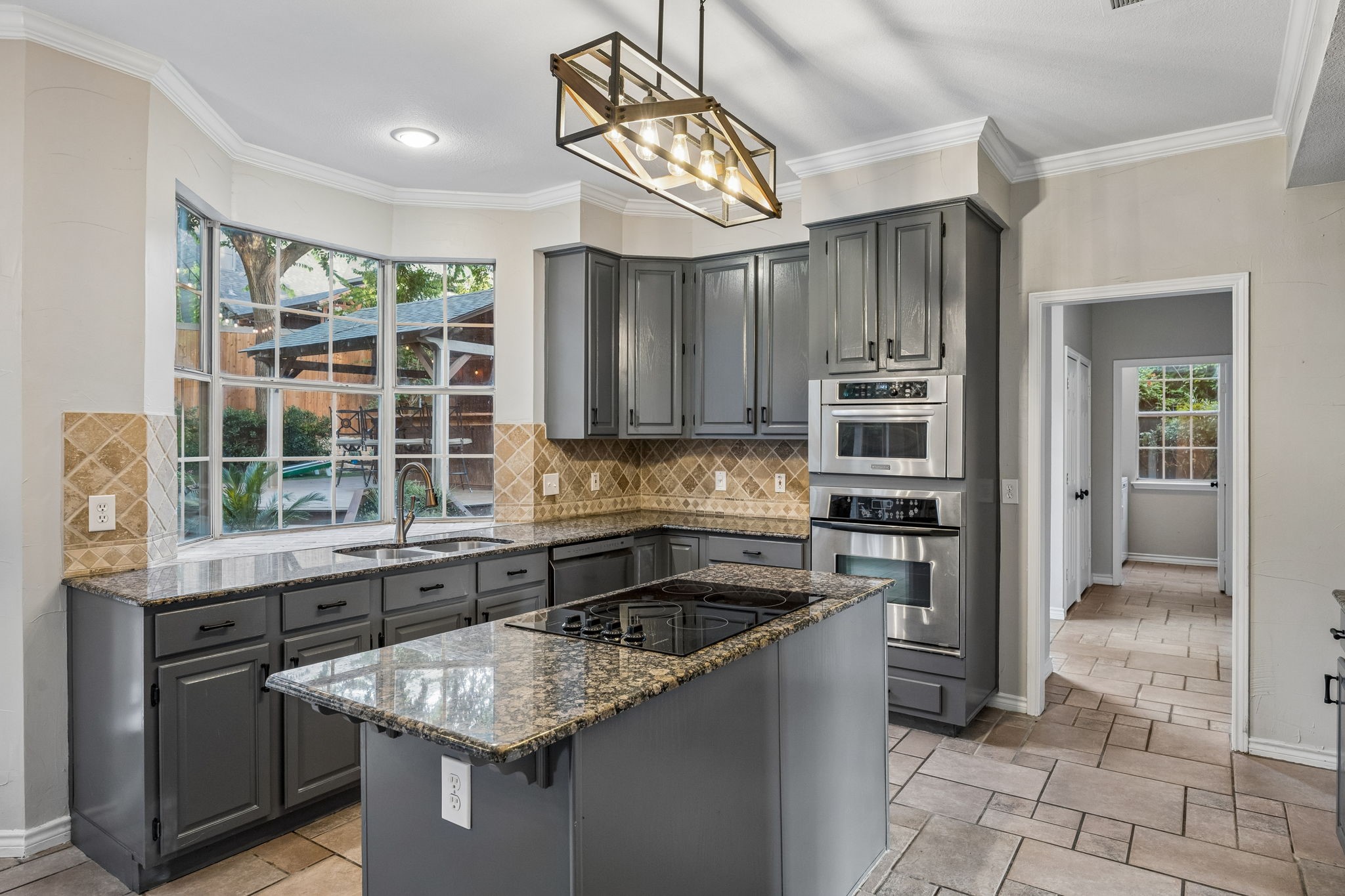 1088 W Winding Creek Drive