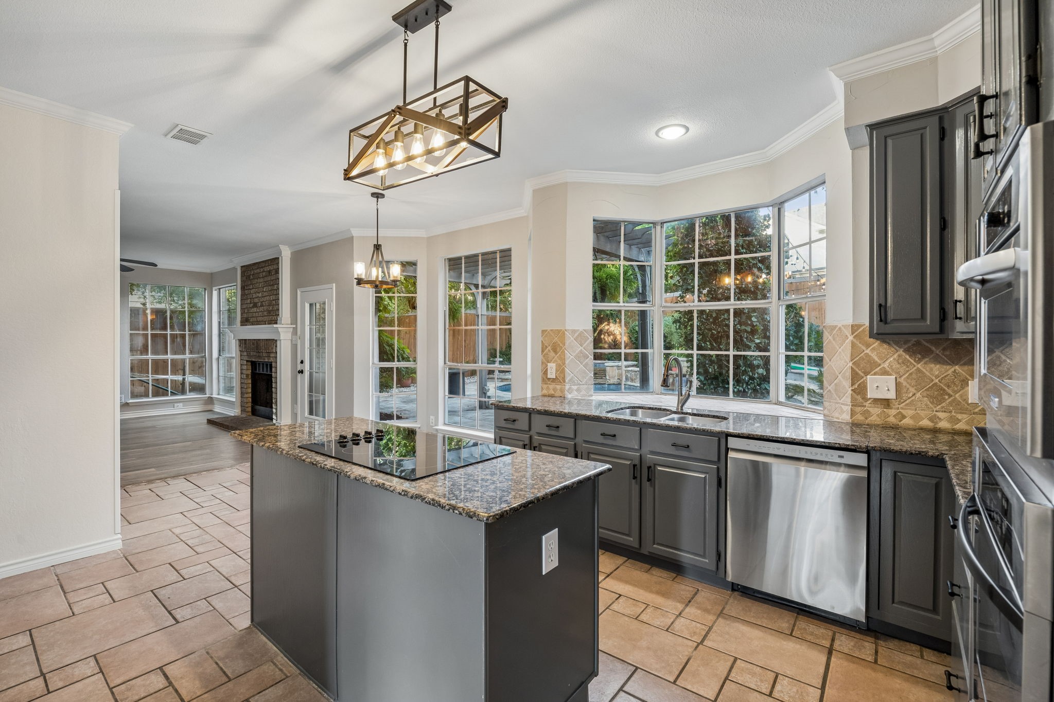1088 W Winding Creek Drive
